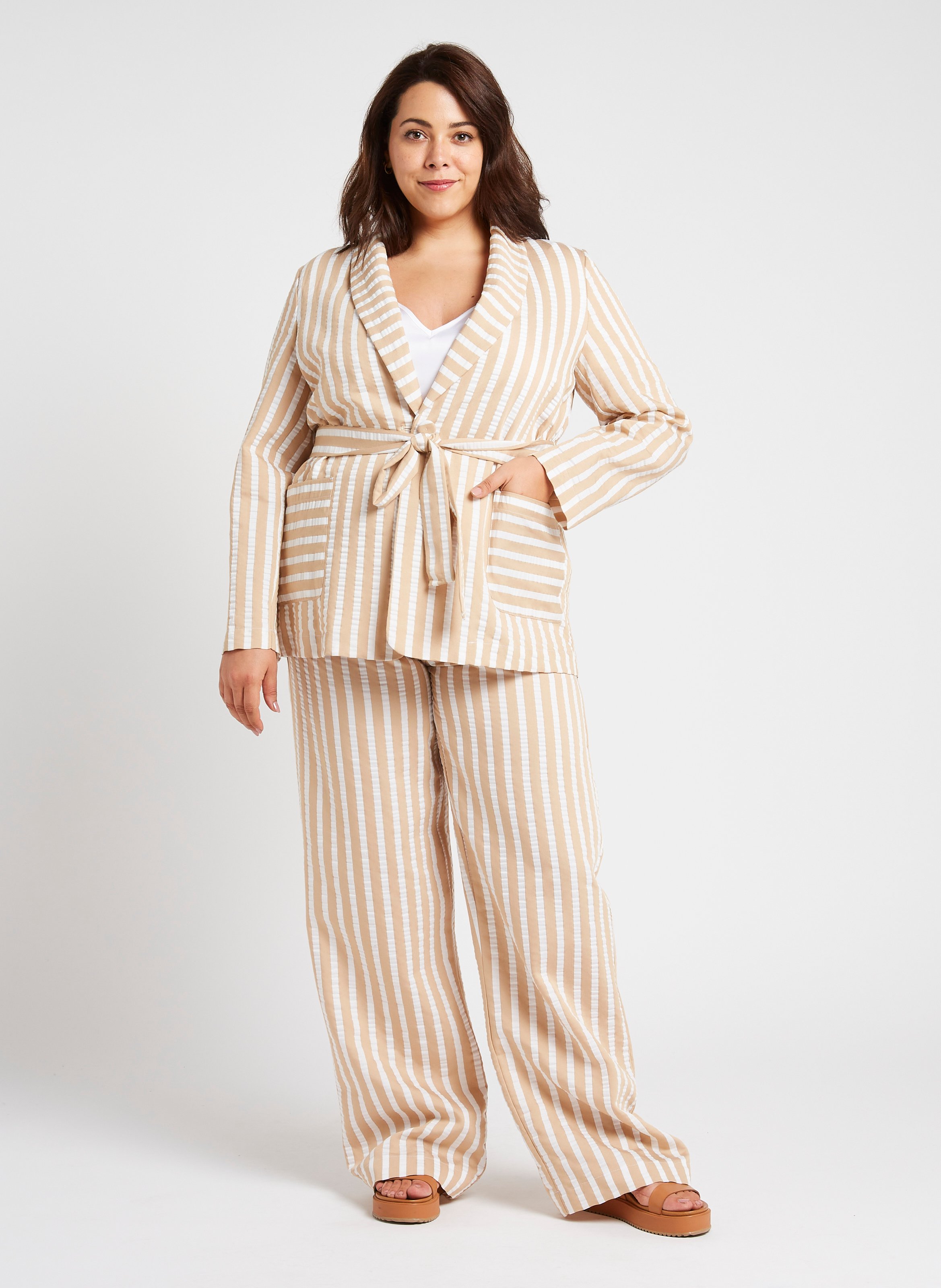 Straight flowing and textured transparent T-shirt White