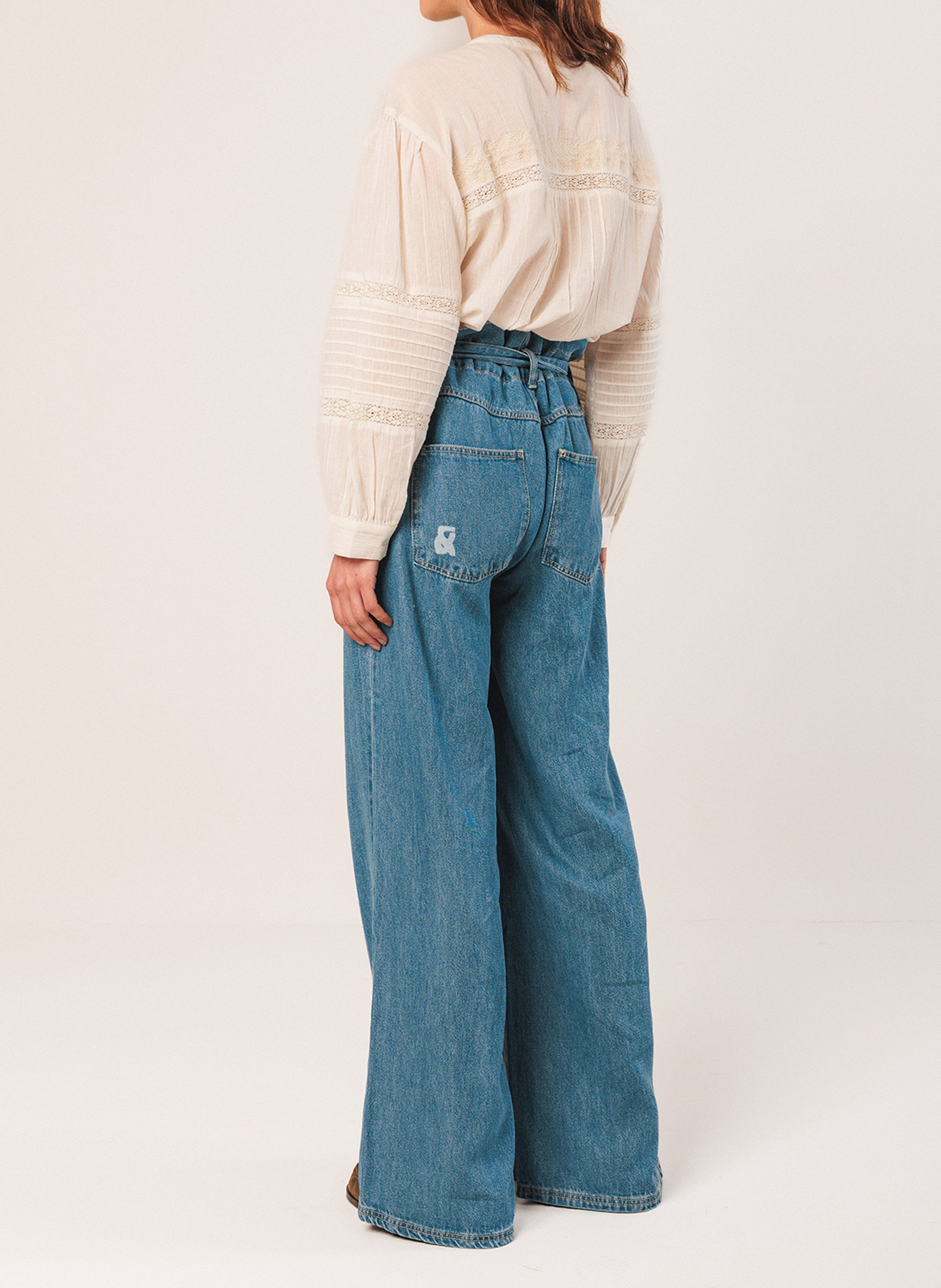 Loose-fit organic cotton shirt with round neck INDI & COLD White