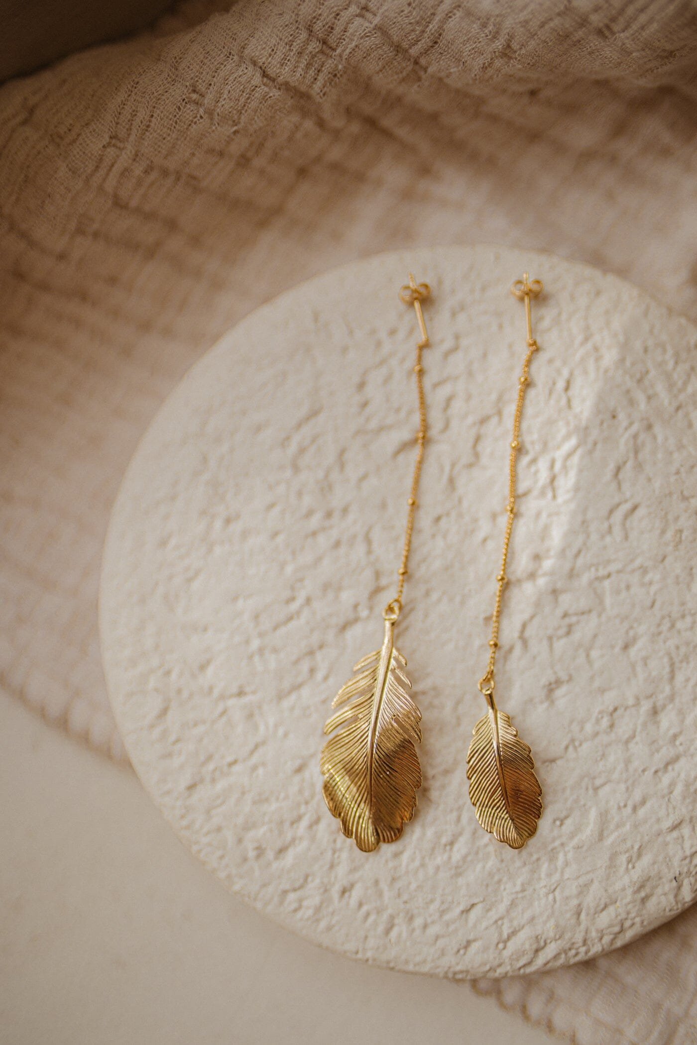 Dangling earrings with gold-plated leaf design MONSIEUR SIMONE Golden