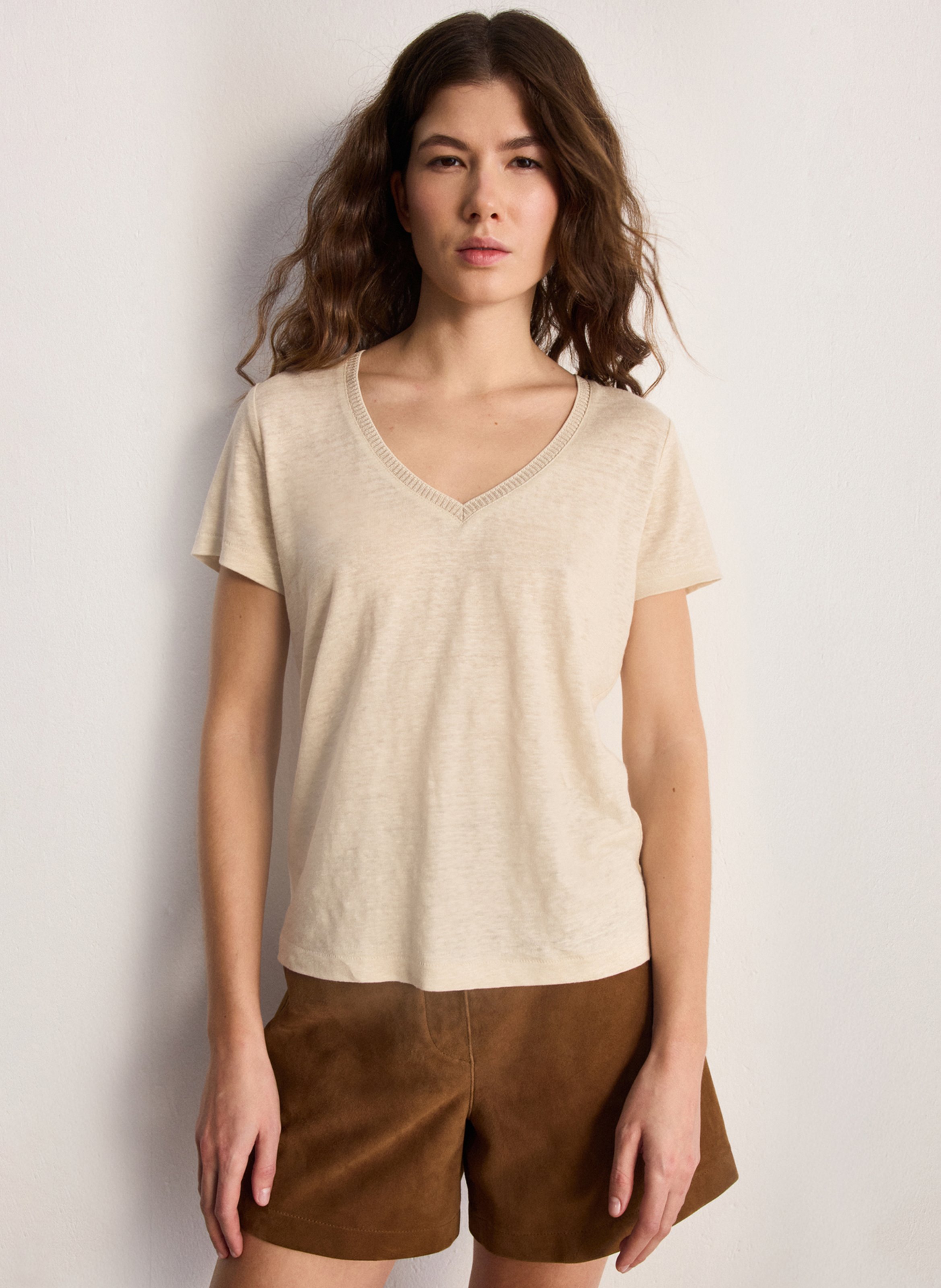 Tee-shirt droit col V en lin PABLO