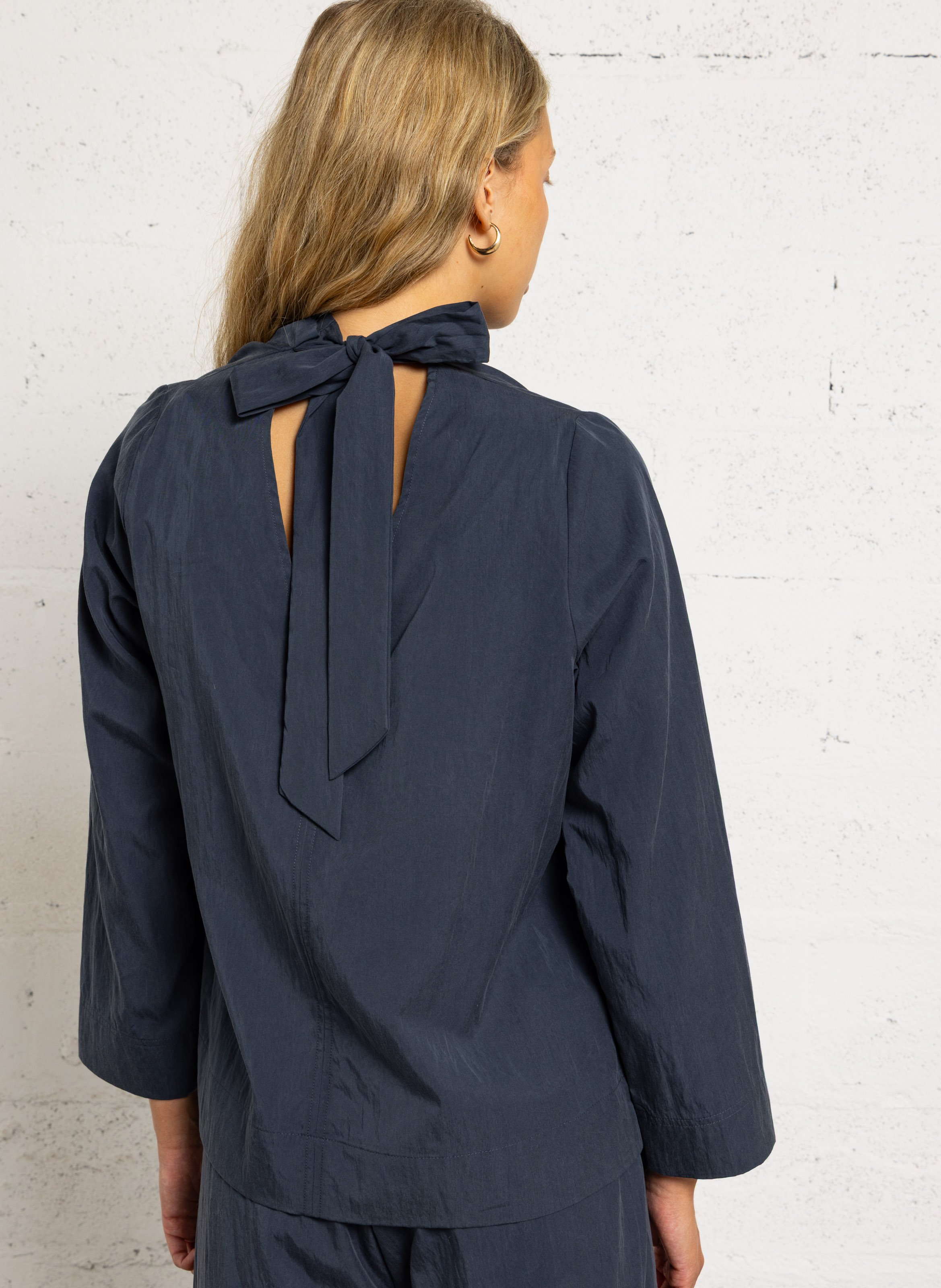 Blouse avec détails dos unie RUE DE TOKYO Bleu