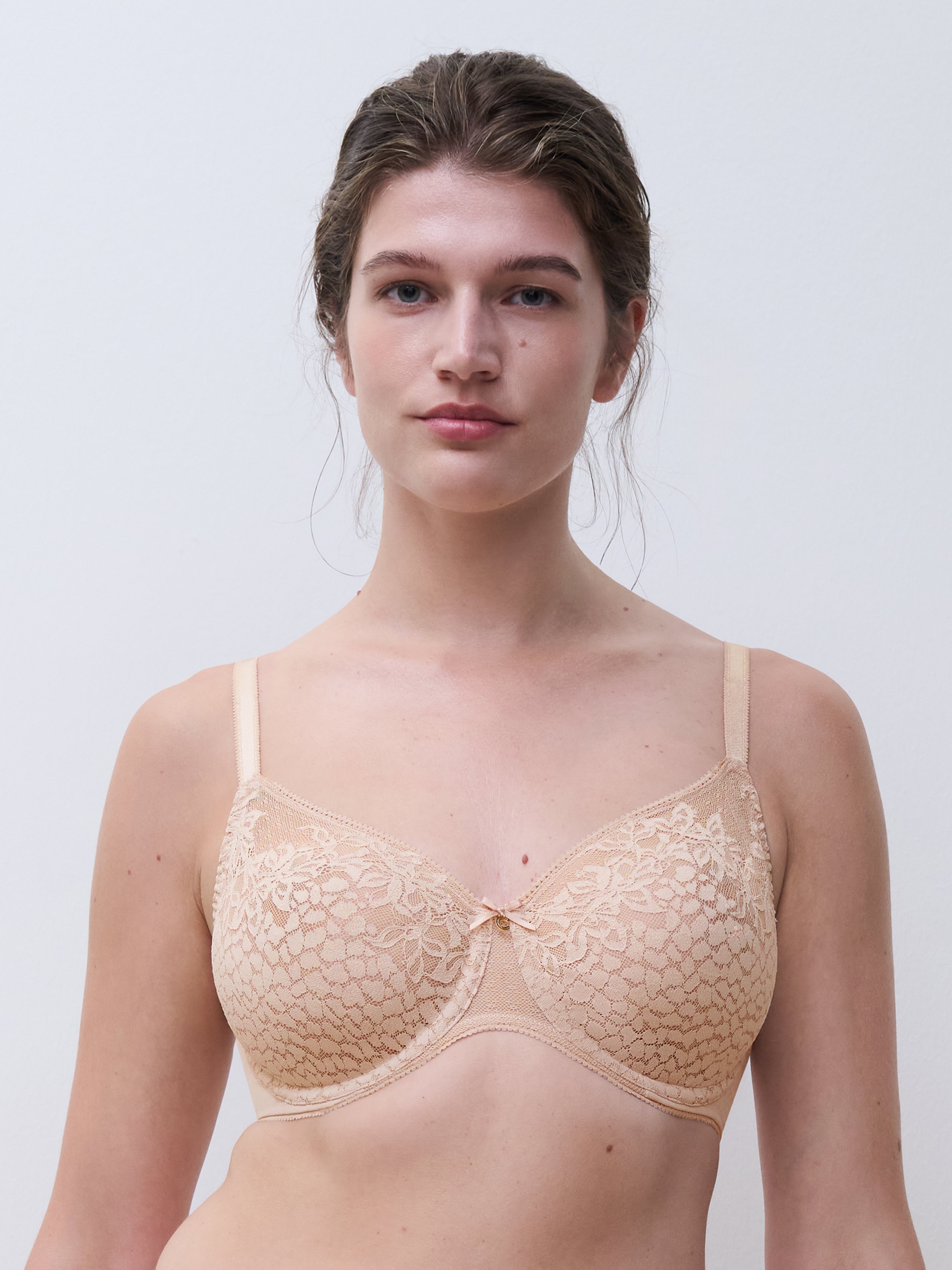 Moulded full-cup bra CHANTELLE