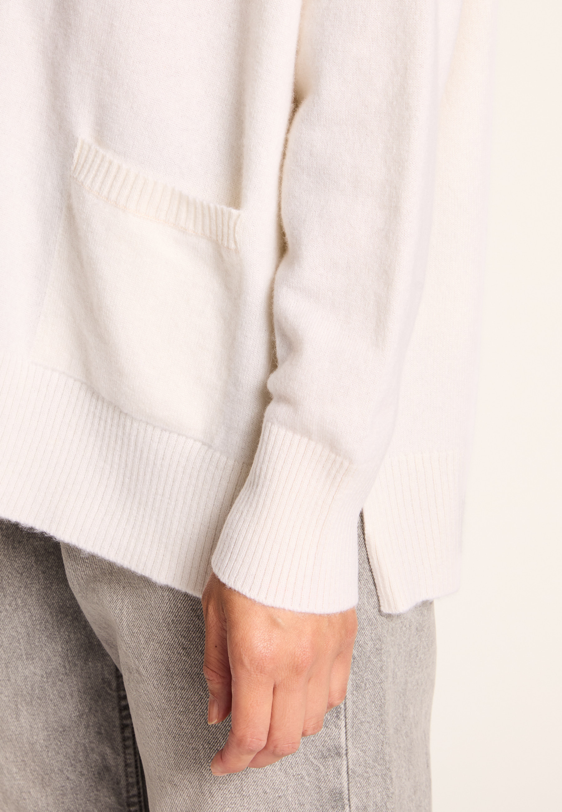 Buttoned cashmere cardigan MAISON MONTAGUT White
