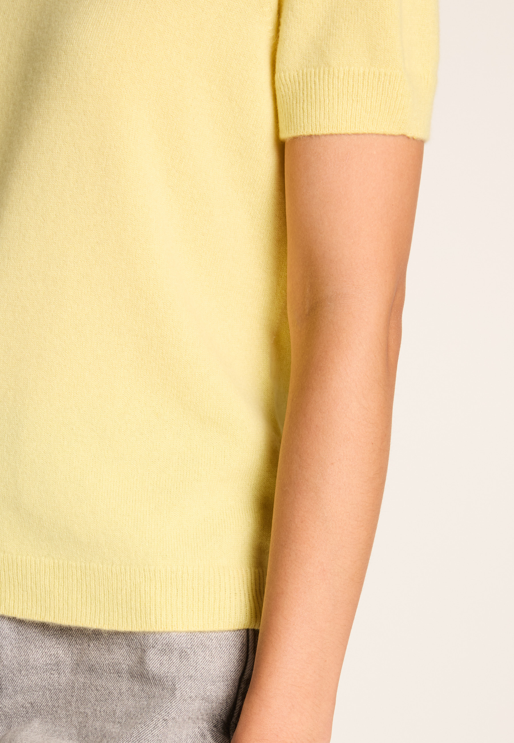 Cashmere T-shirt MAISON MONTAGUT Yellow