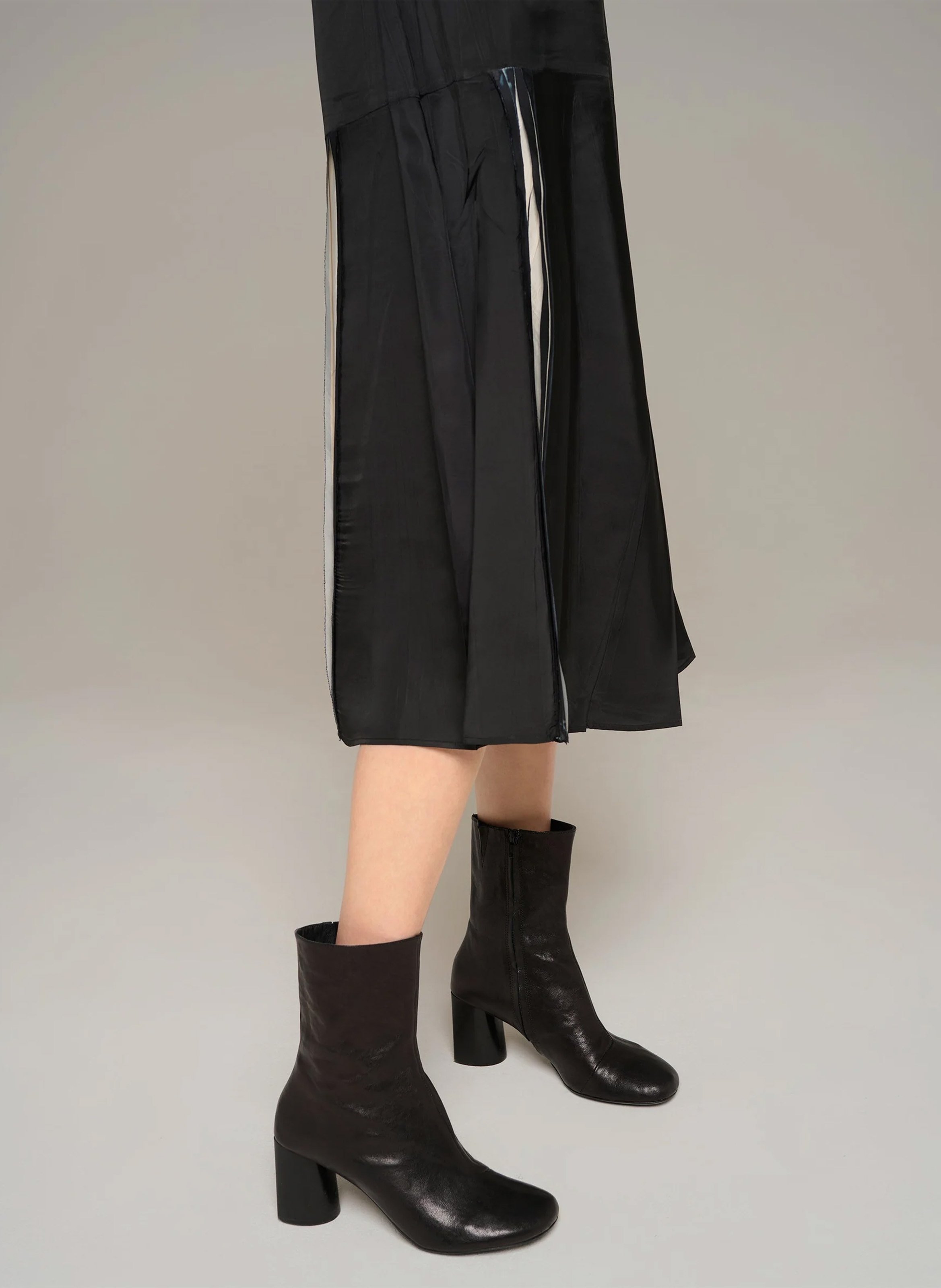 Midi V-Neck Loose Fit Dress COTELAC Black