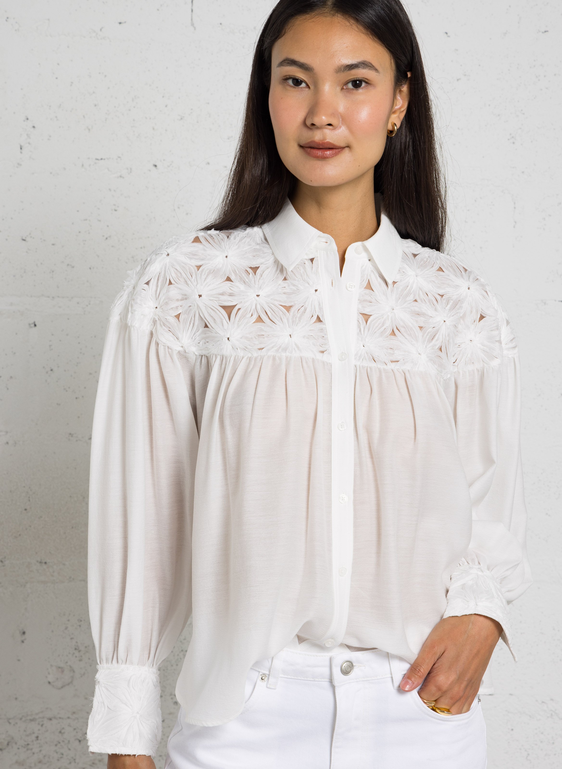 Soepelvallende blouse met bloemendetail IKKS Wit