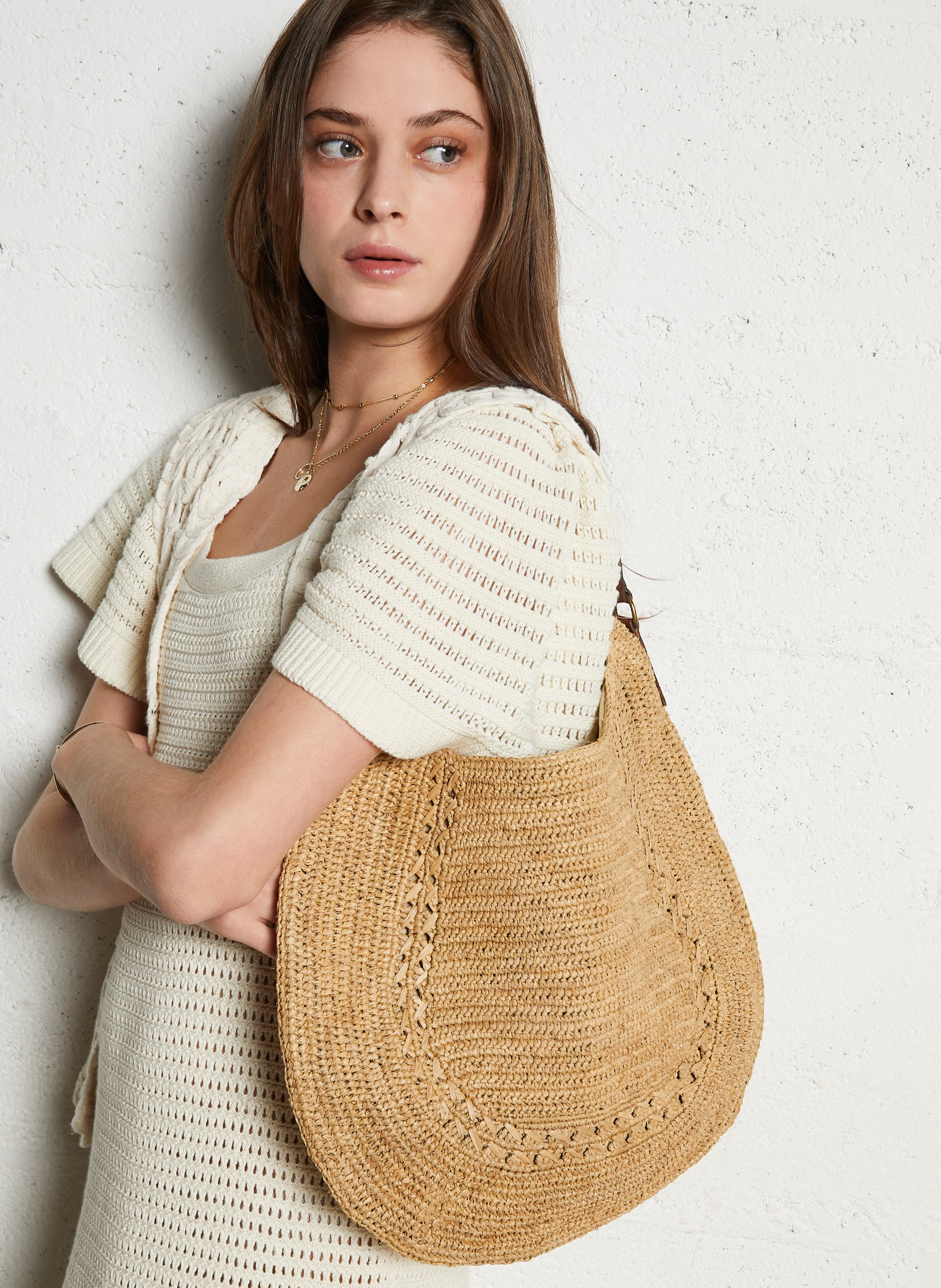 Schultertasche aus Bast Beige