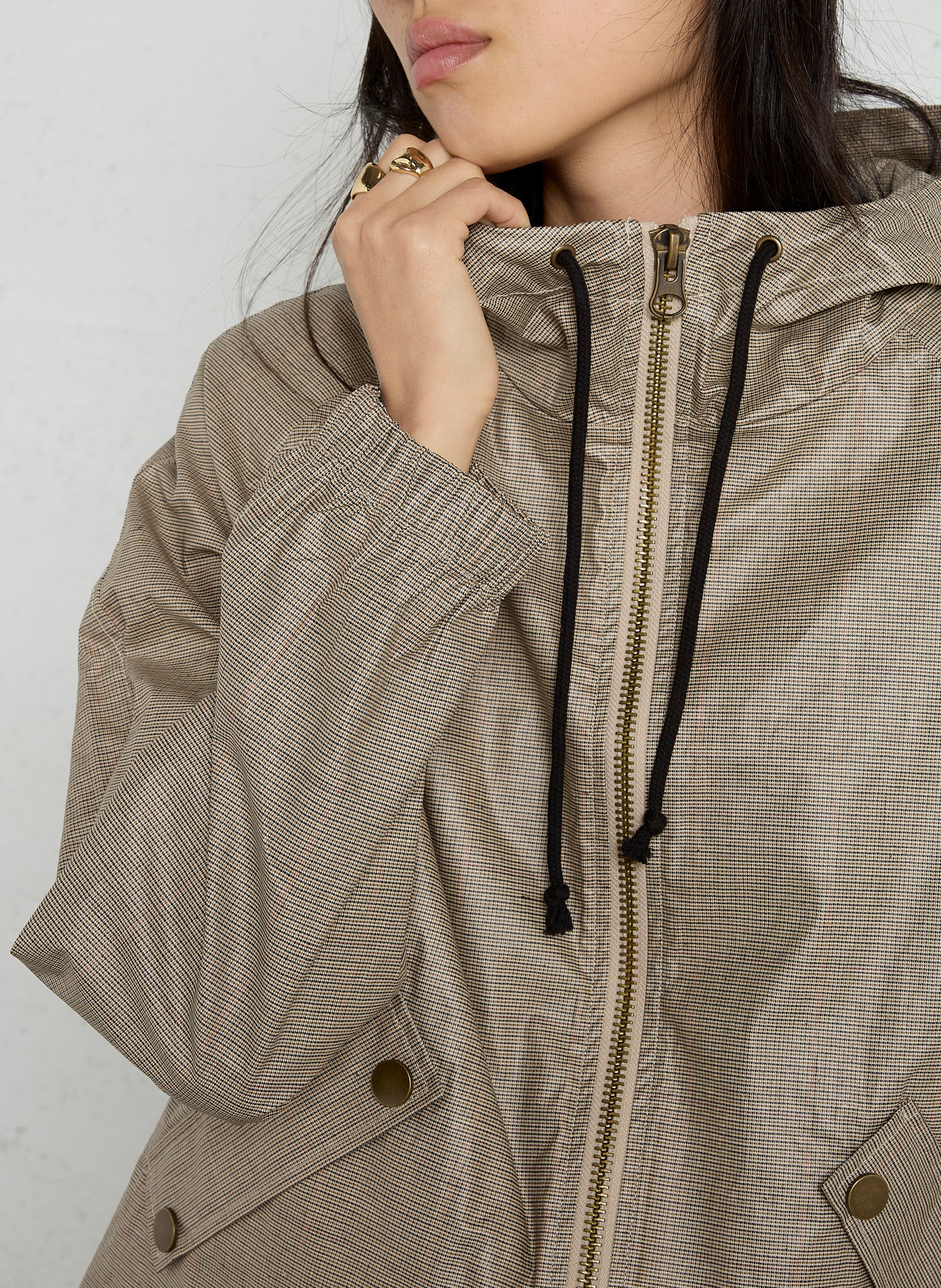 Loose-fitting cotton windbreaker with a stand-up collar LEON & HARPER Beige