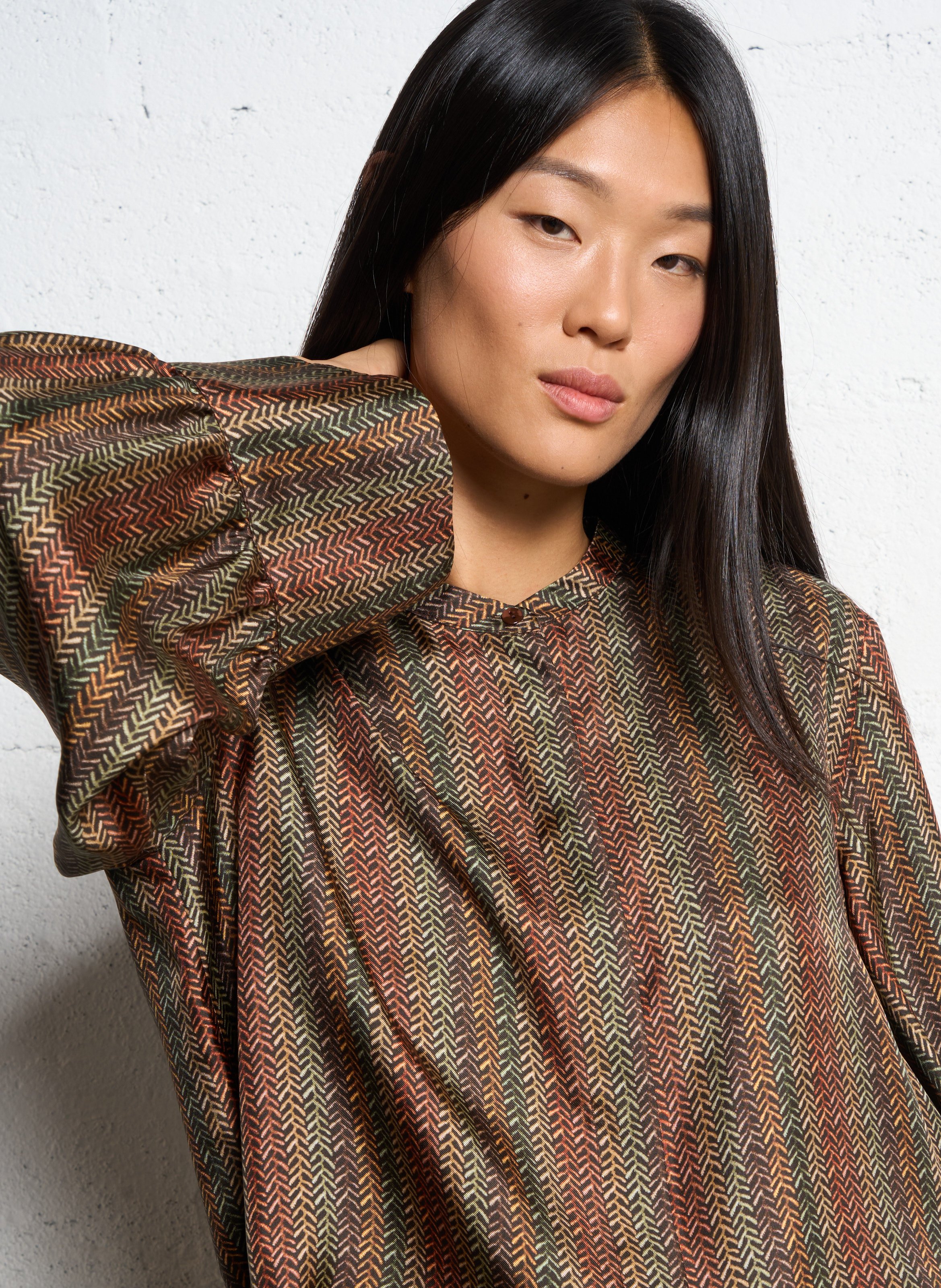 Chemise col rond en soie  MOMONI Marron