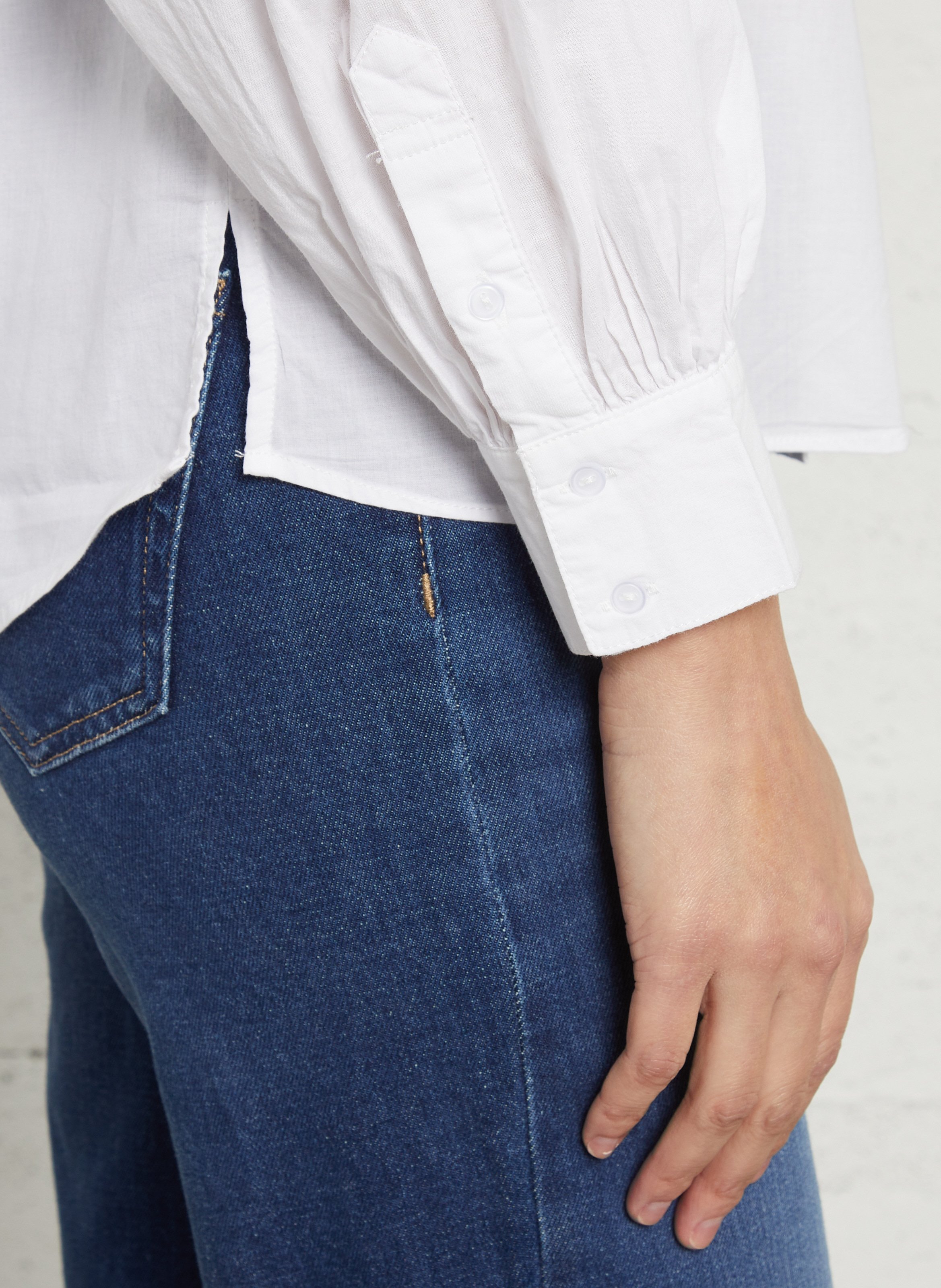 Weit geschnittene Baumwollbluse mit klassischem Kragen SUD EXPRESS Weiss