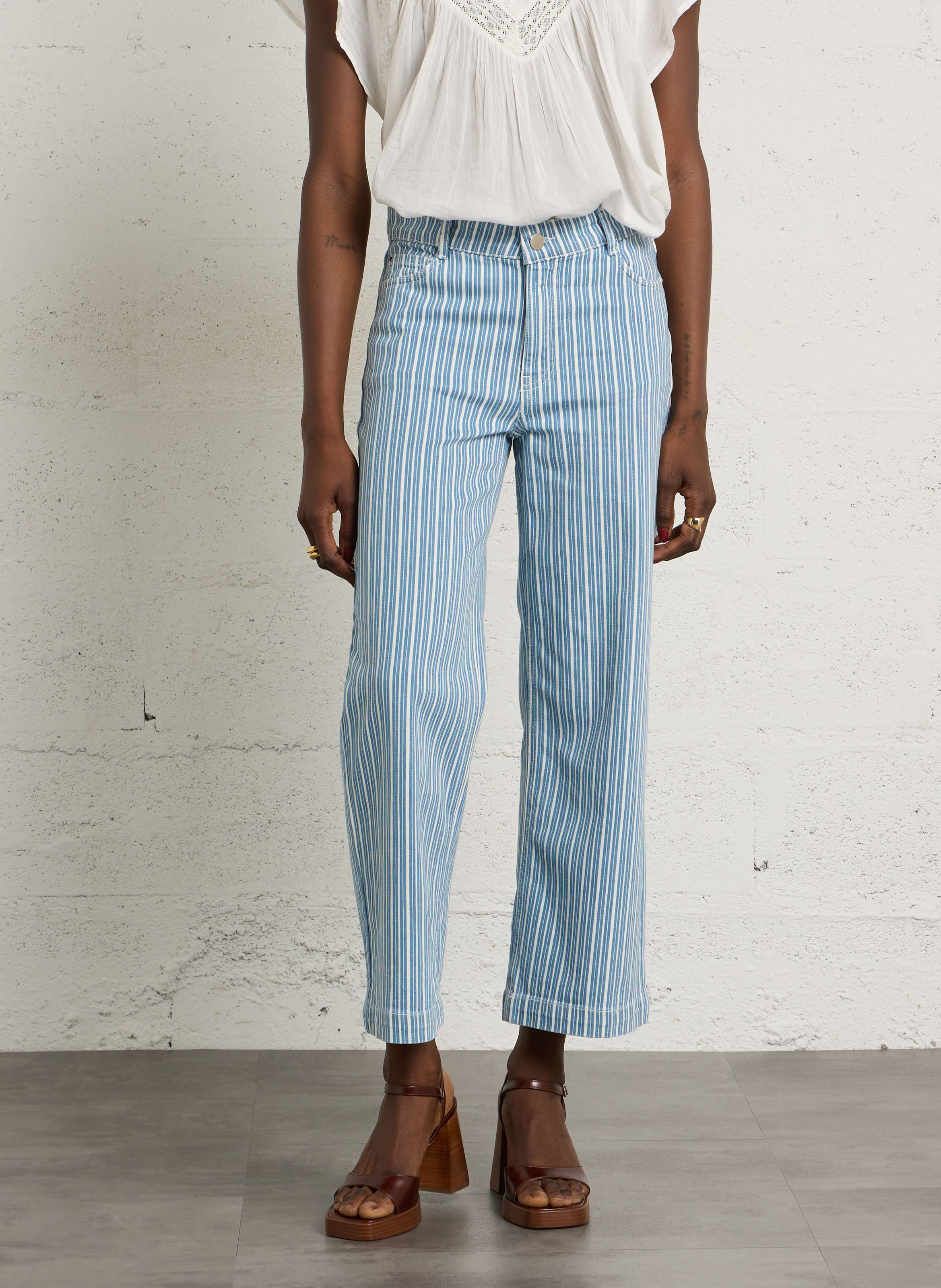Gestreepte cropped jeans van gemengd katoen. MAISON 123 Blauw