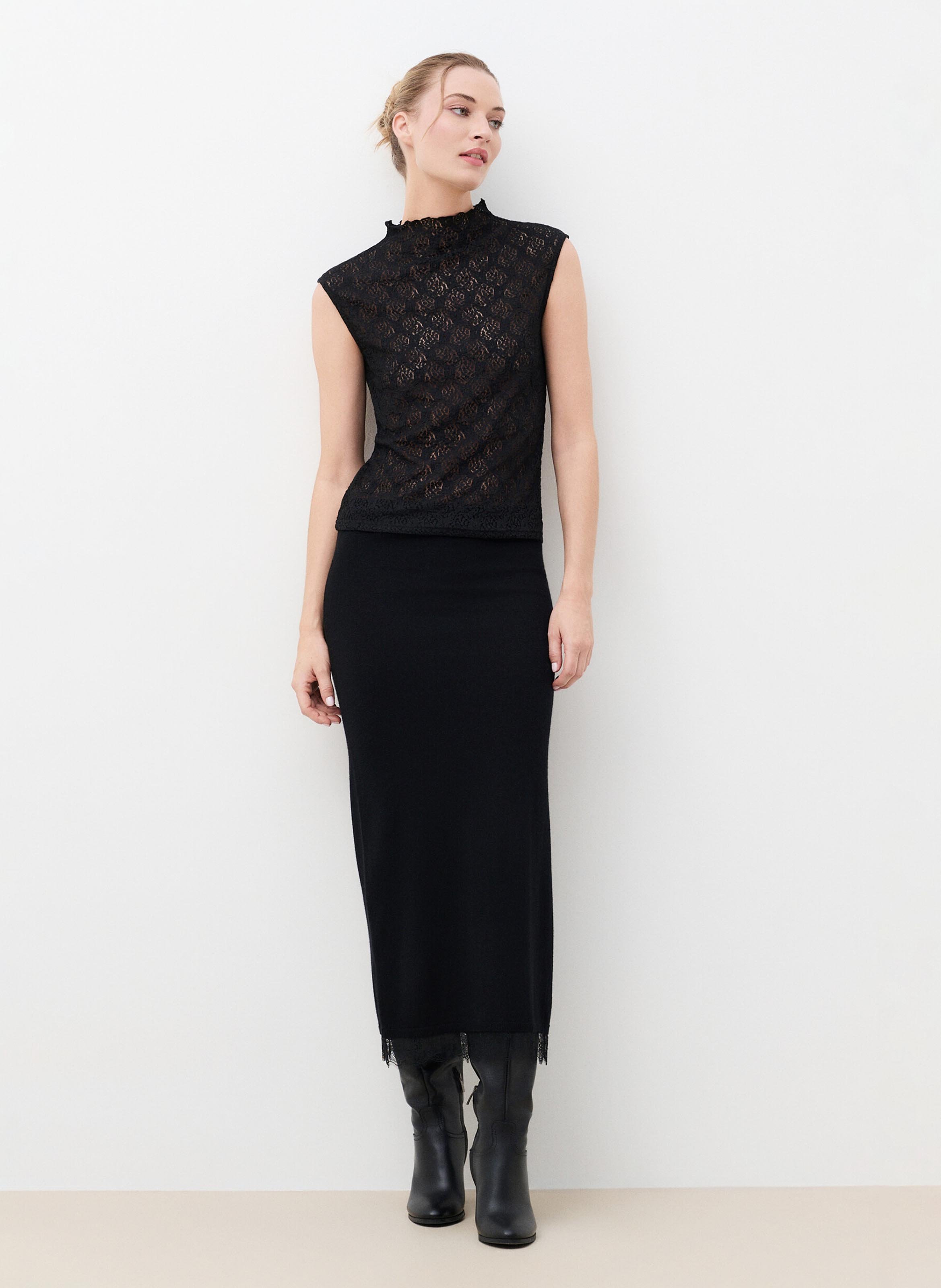 Top à dentelle moulant CAROLL Noir