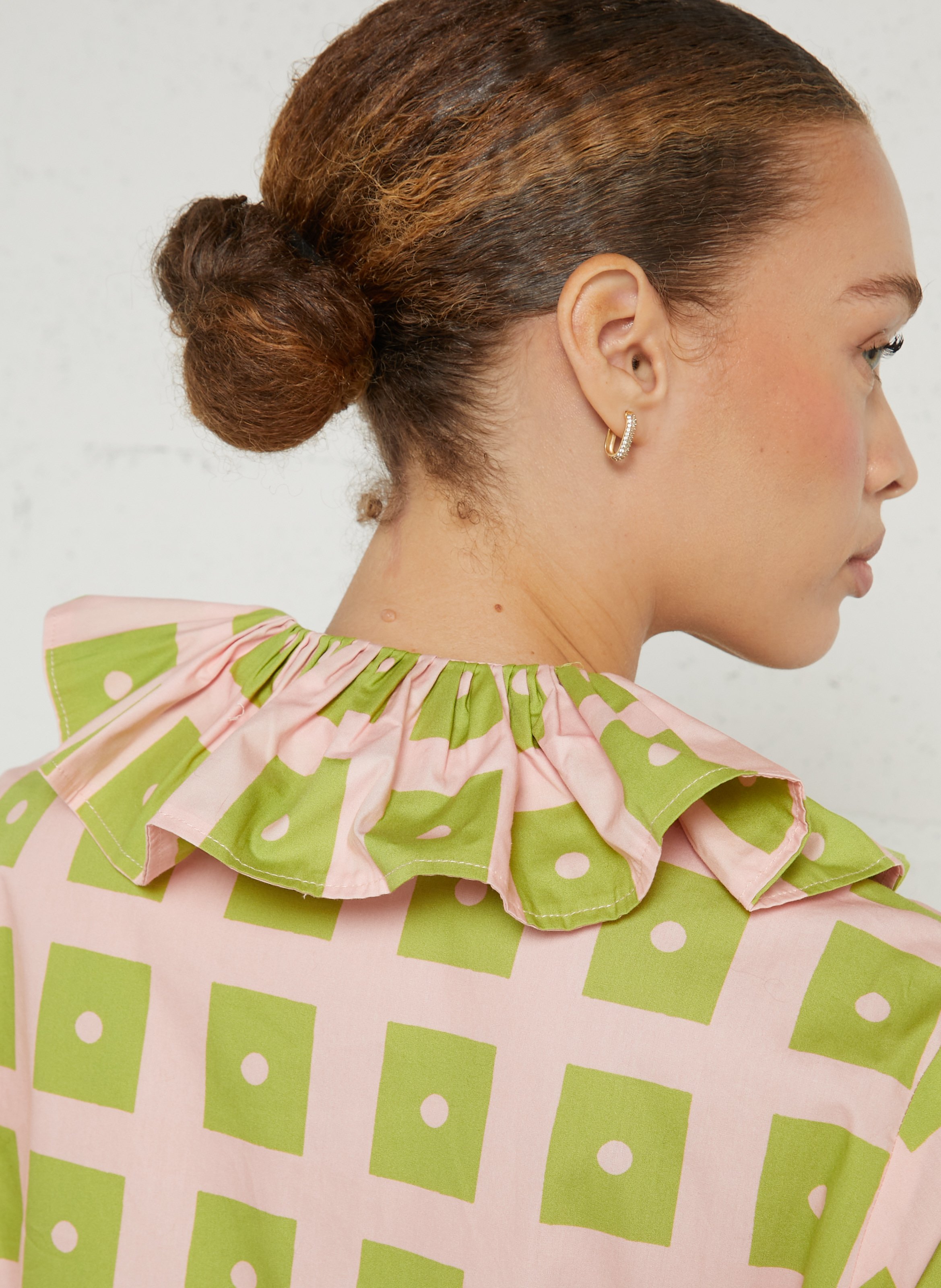 Gerade geschnittene Baumwollbluse mit Bubikragen und Vichy-Print DR BLOOM Golden