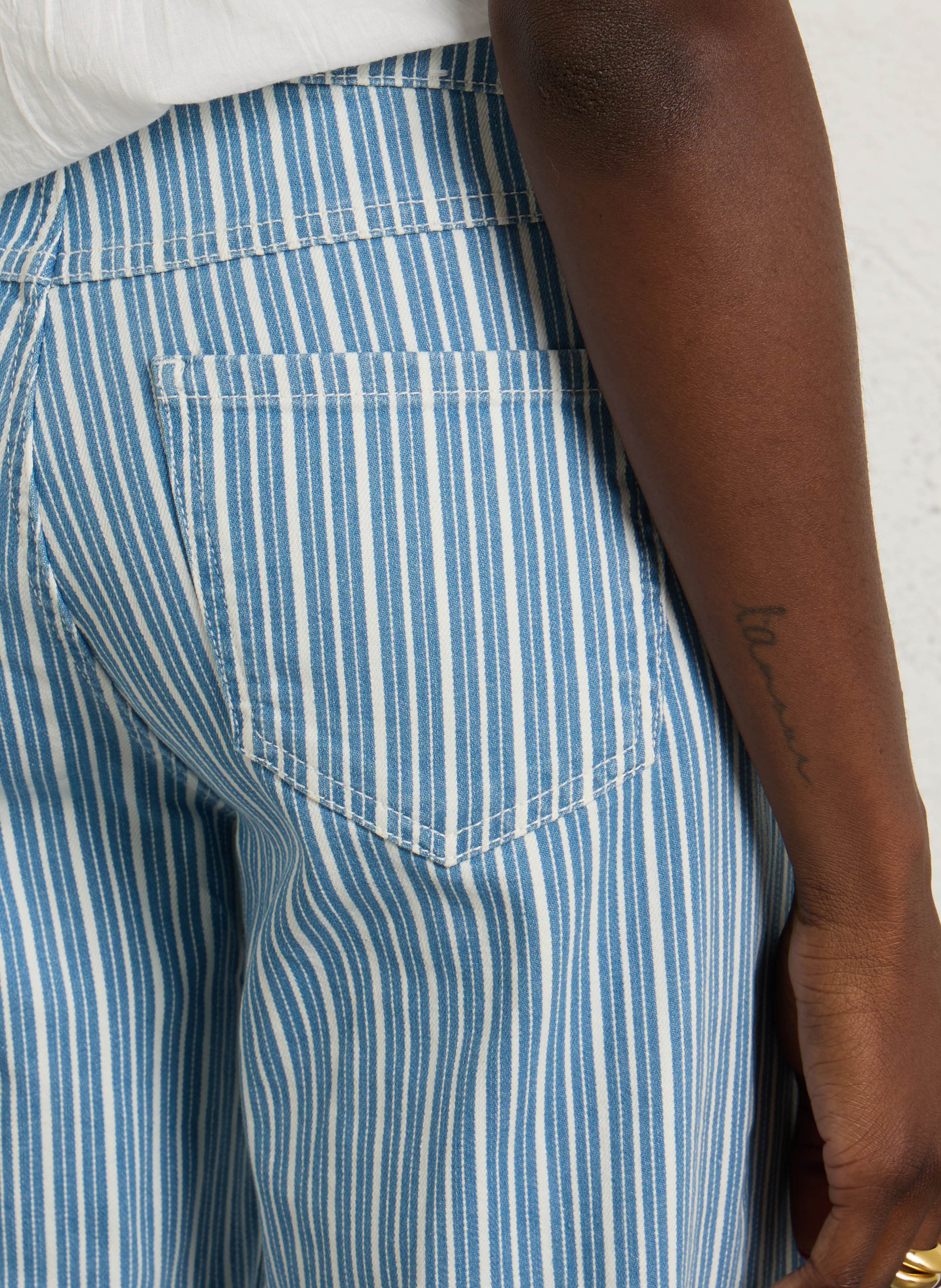 Gestreepte cropped jeans van gemengd katoen. MAISON 123 Blauw