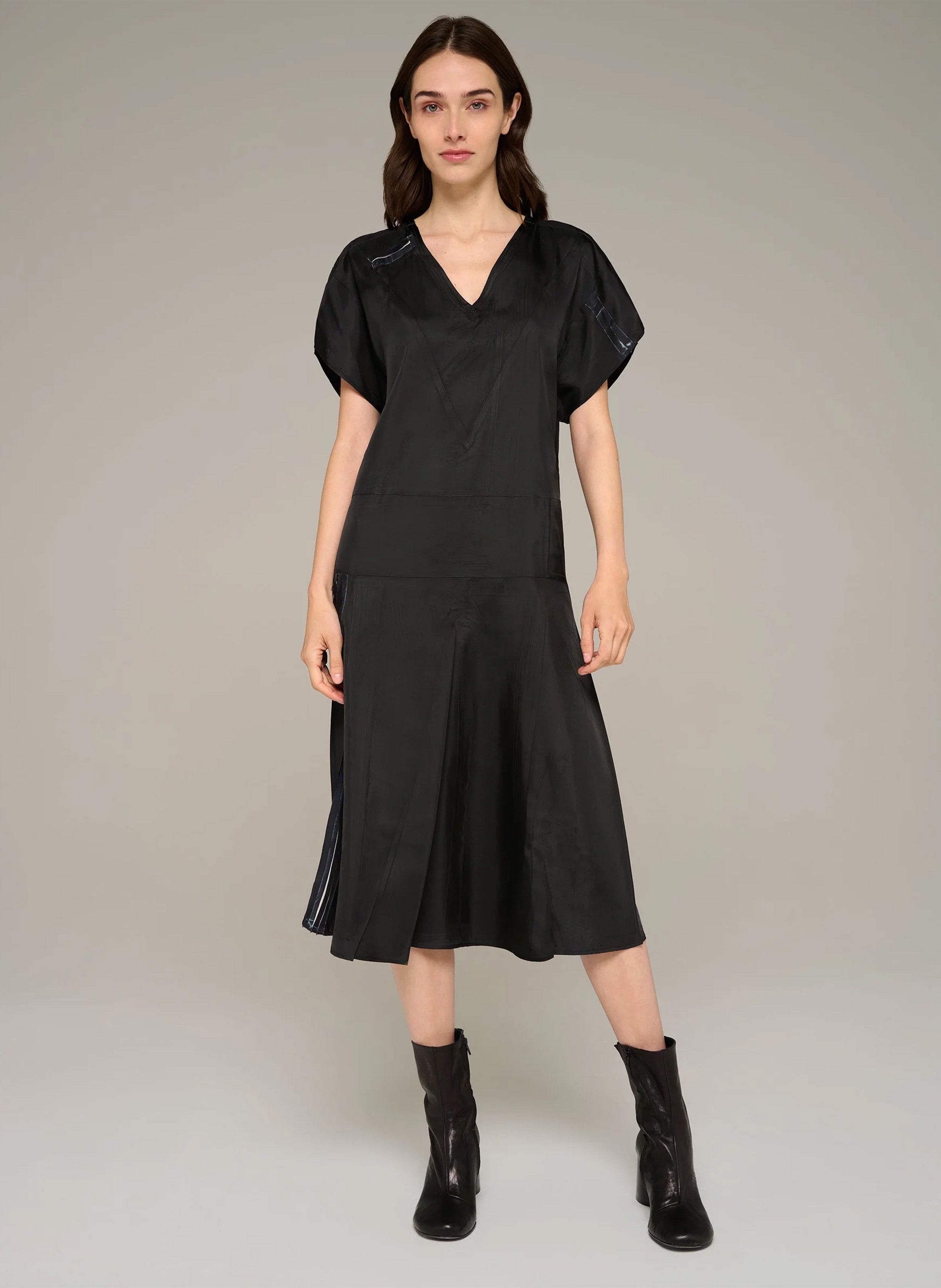 Midi V-Neck Loose Fit Dress COTELAC Black