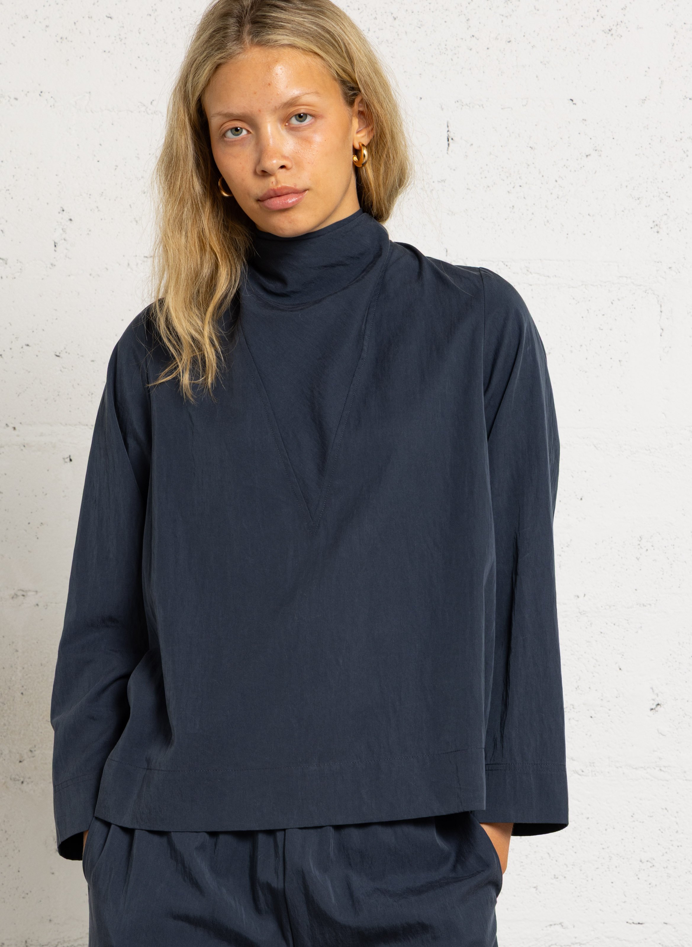 Blouse avec détails dos unie RUE DE TOKYO Bleu