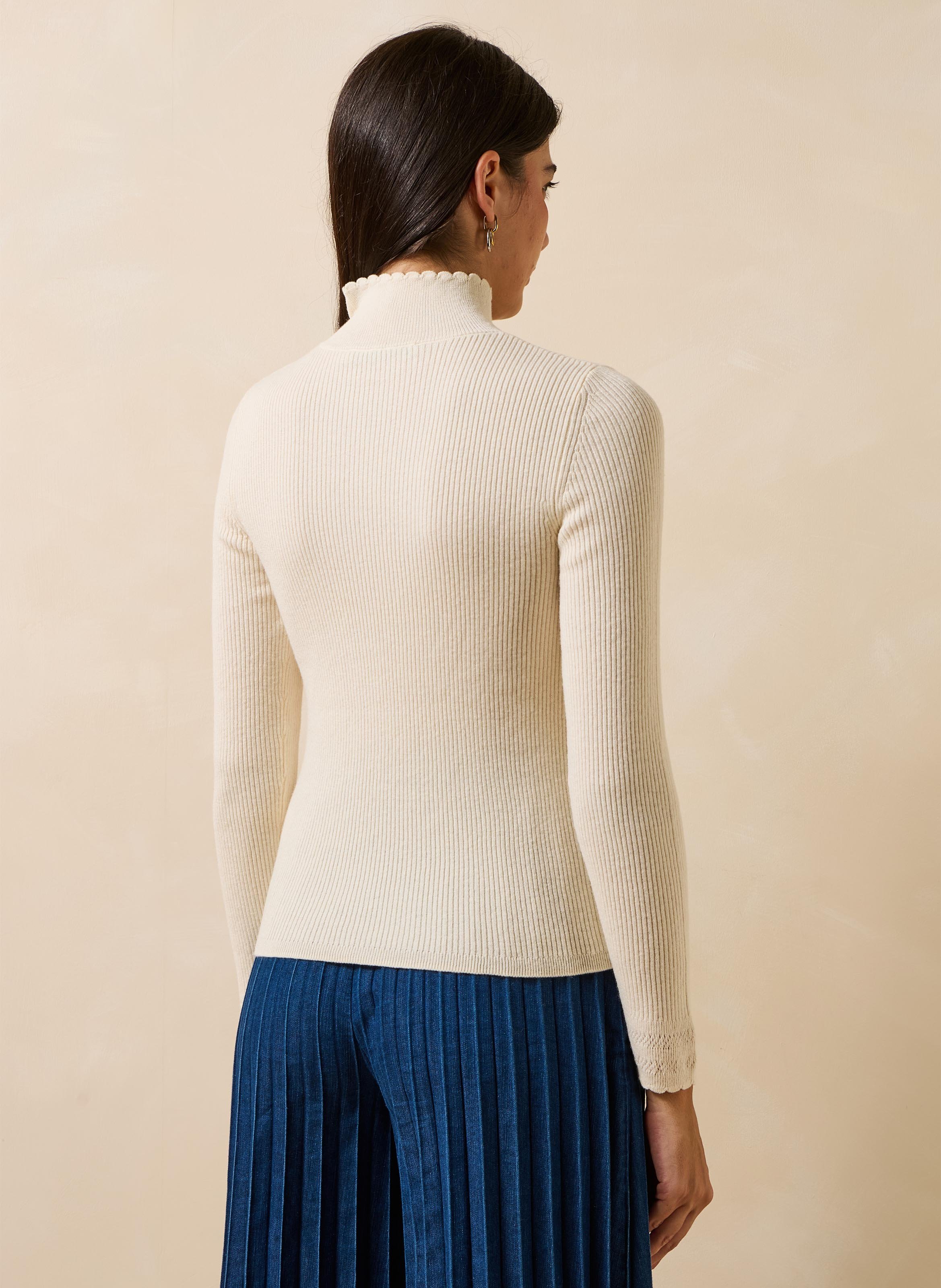 Pull moulant côtelé en laine et coton bio LA FEE MARABOUTEE Blanc