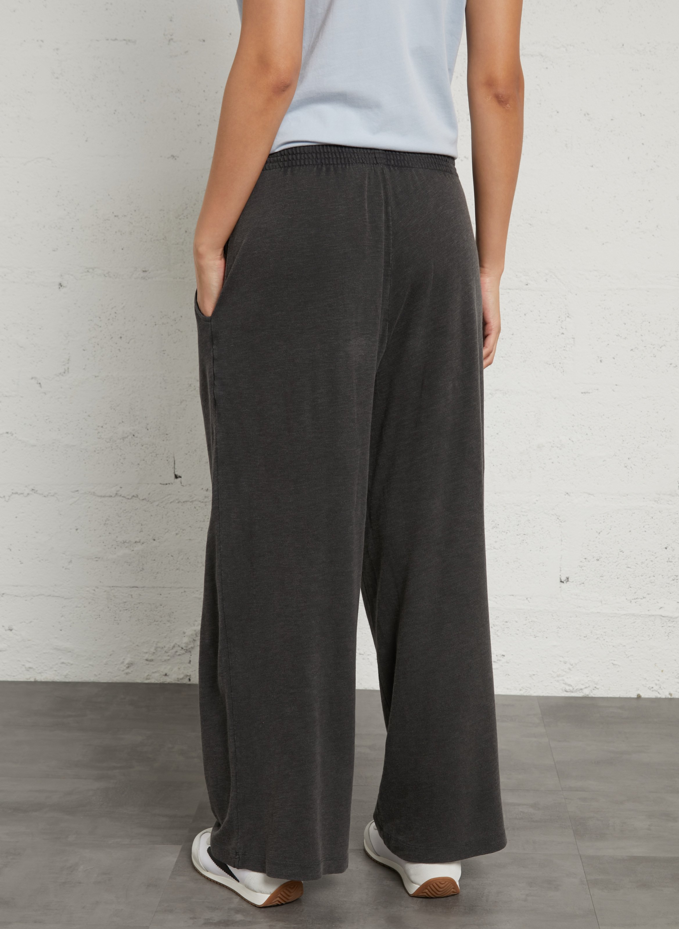 Pantalón amplio de talle alto en tejido jaspeado. AMERICAN VINTAGE Negro