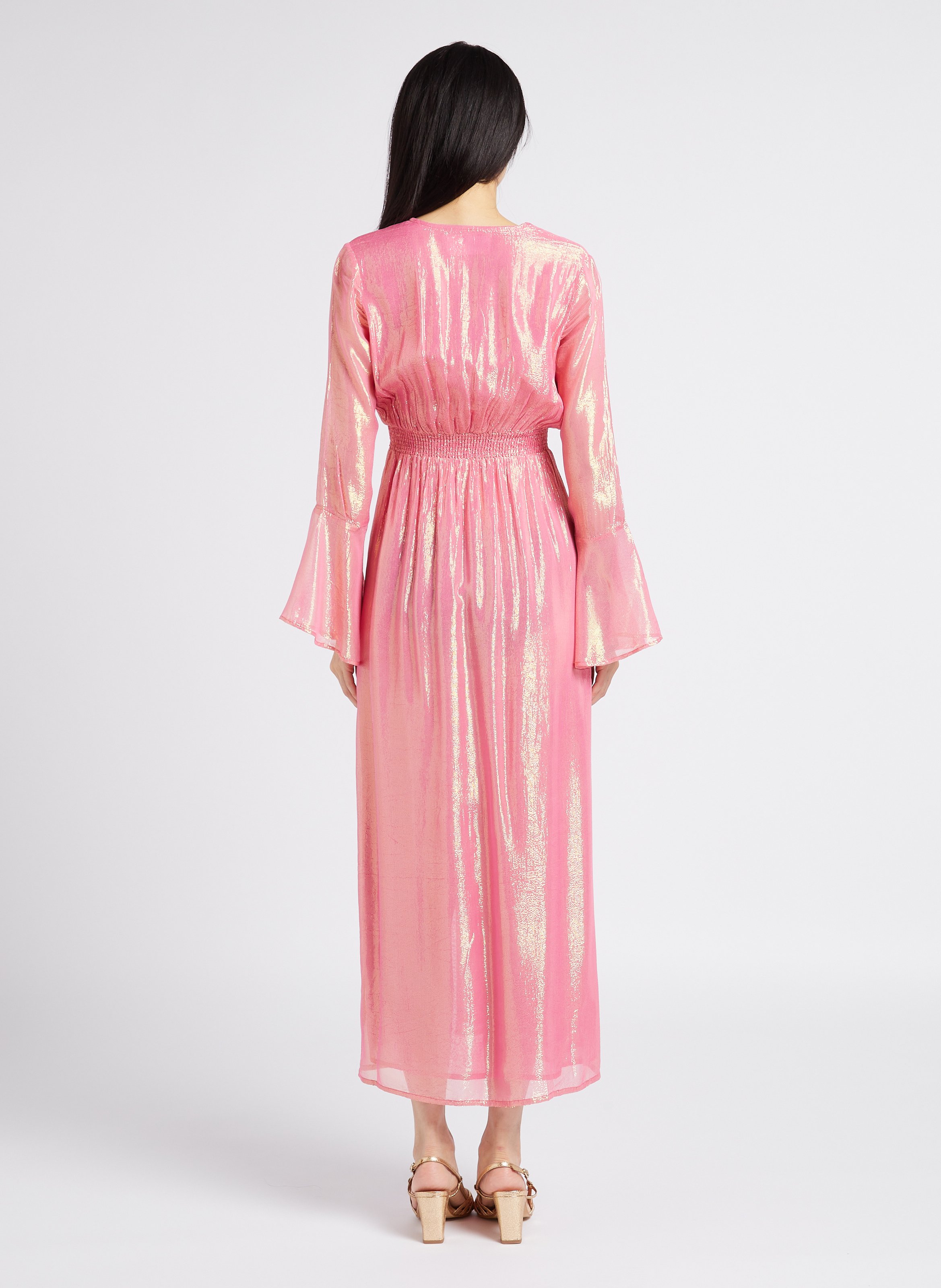 Robe longue à fils métallisés et taille smockées SUNDRESS Rose