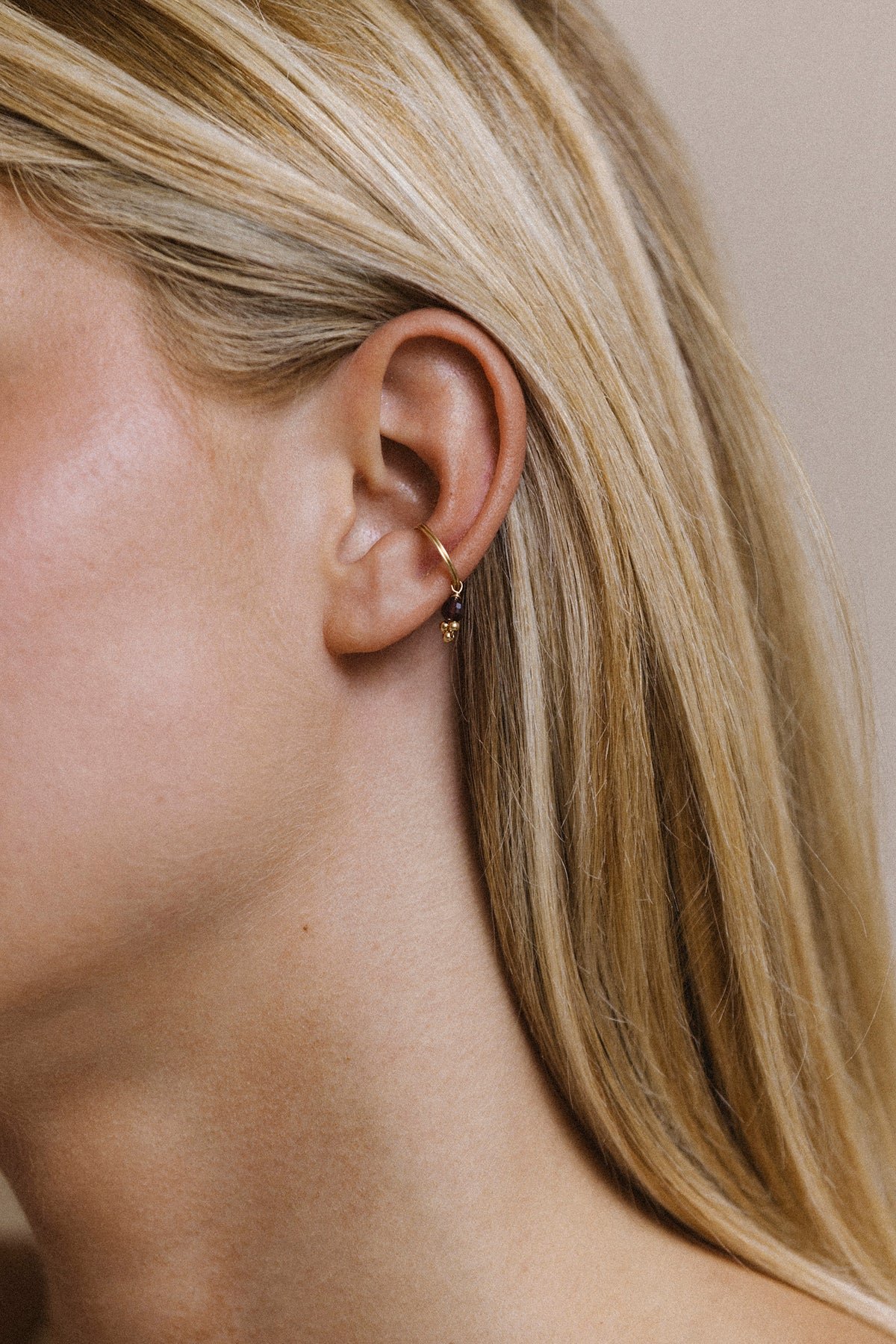 Faux piercing Gaia - Garnet YAY Golden