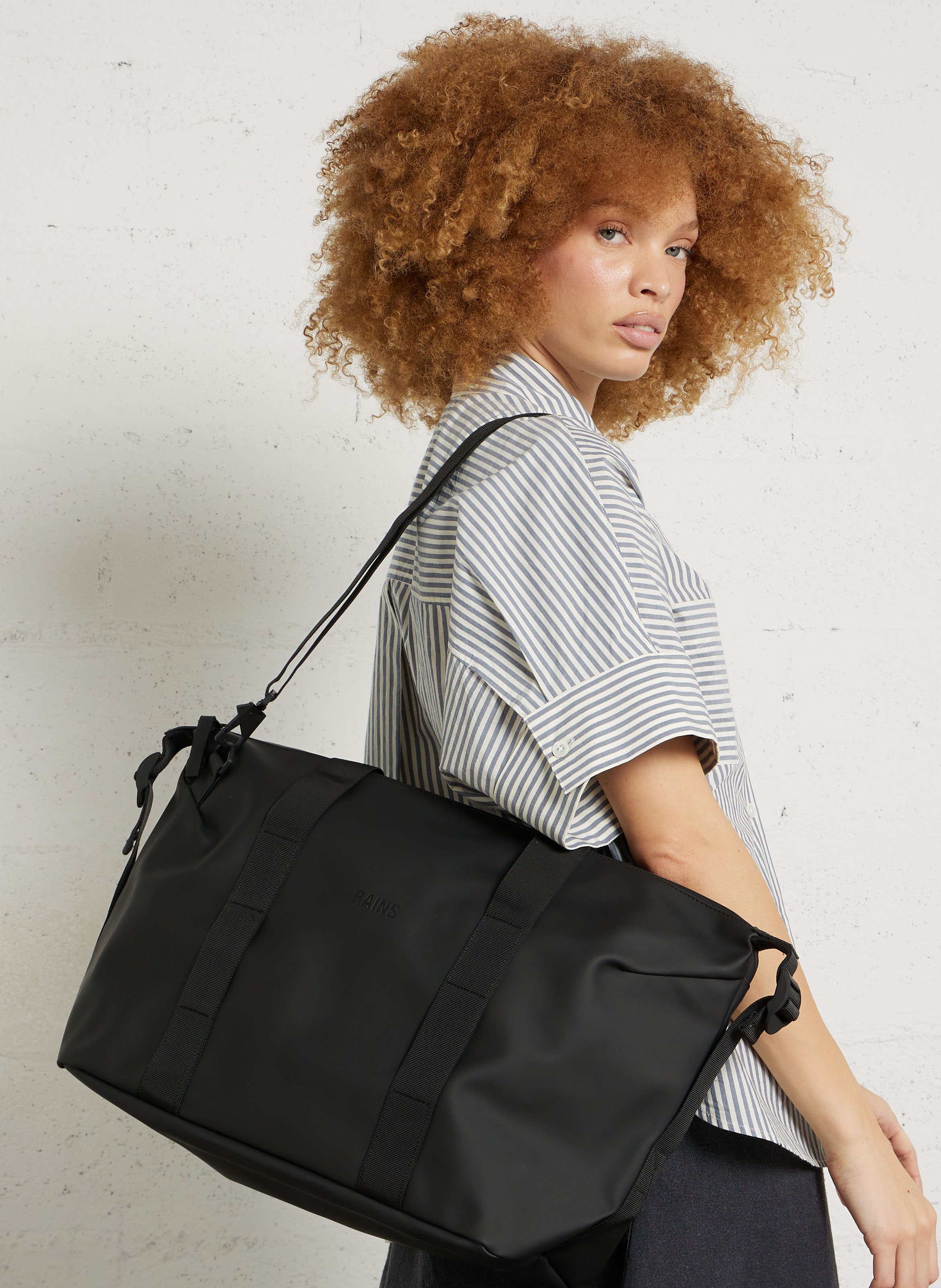 Weekender RAINS Schwarz