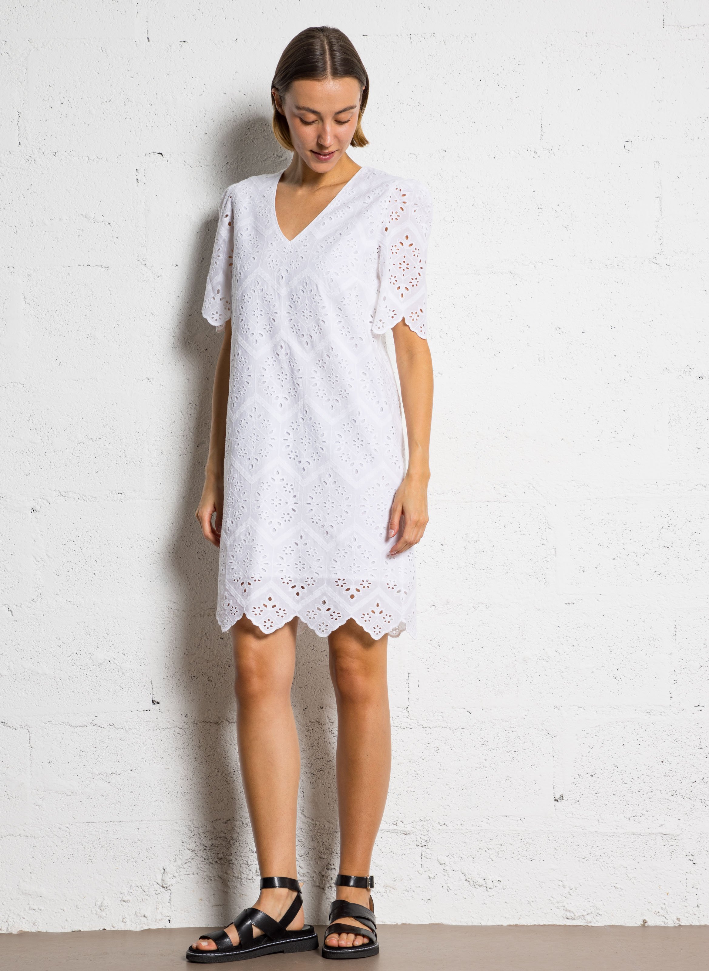 Turnkey Solutions Robe Guess Blanche Modele Robe Robe Mariee