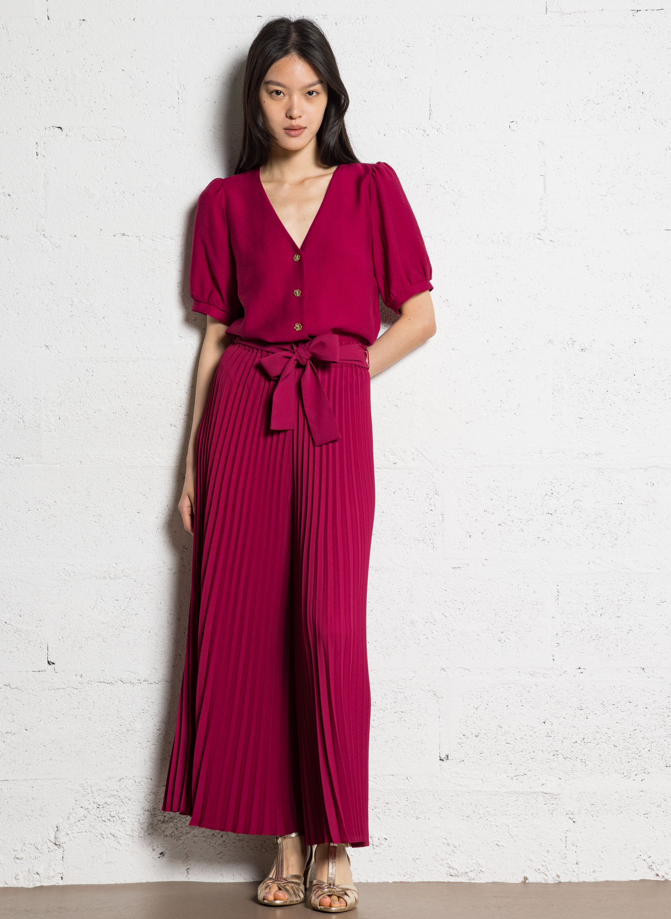 Straight V-neck top I CODE Pink