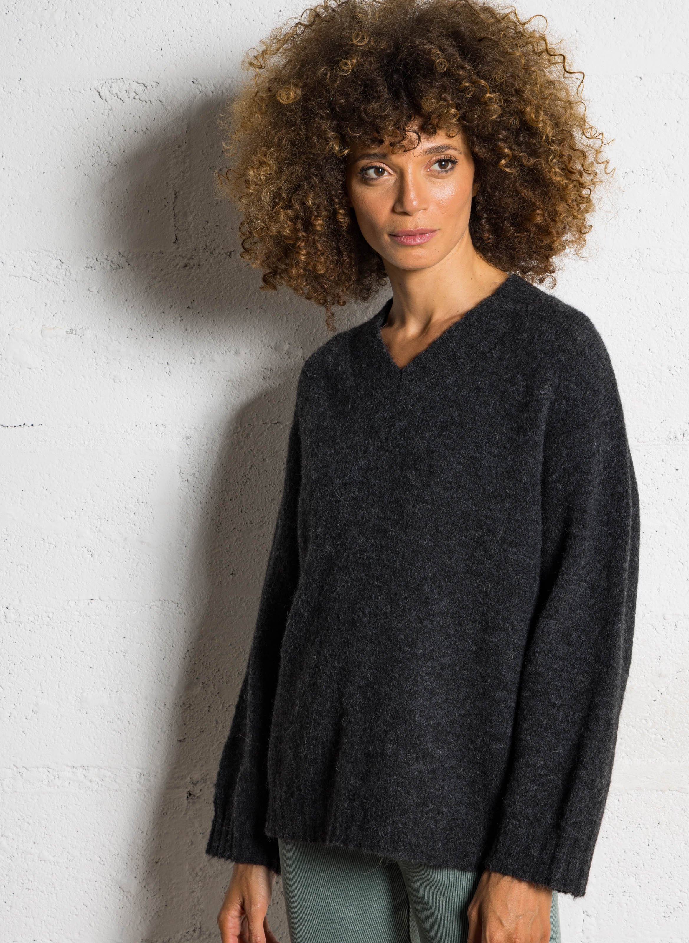 Pull droit col V  AMERICAN VINTAGE Gris