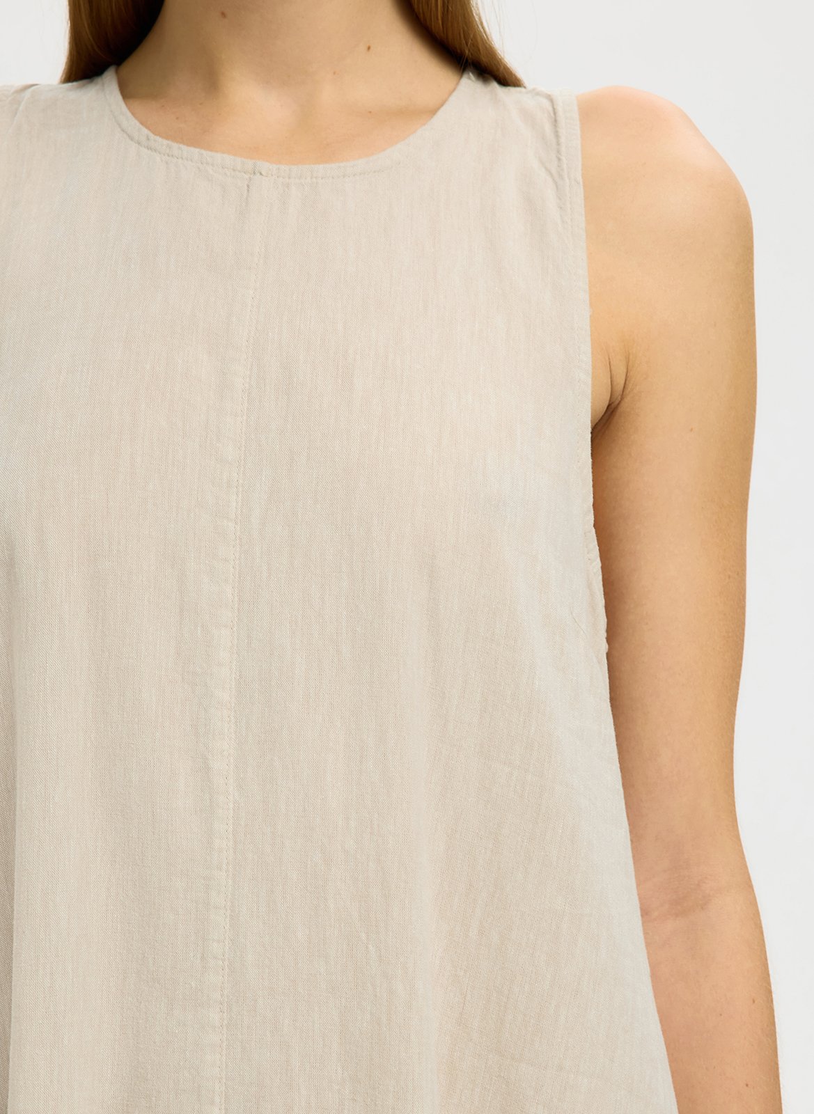 Long round neck dress in blended linen and organic cotton. SELECTED Beige