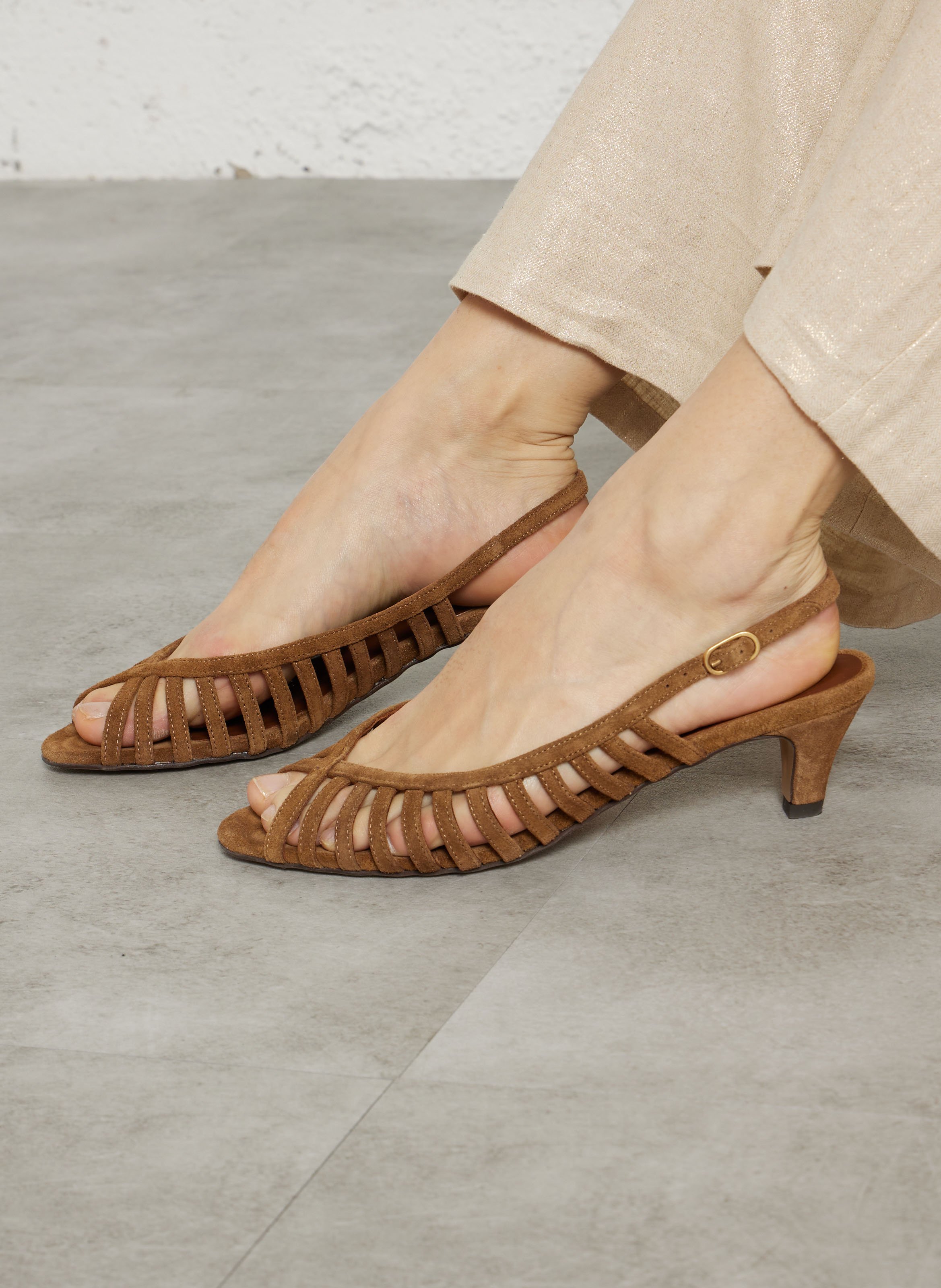 Wildledersandalen mit Absatz ANONYMOUS COPENHAGEN Braun