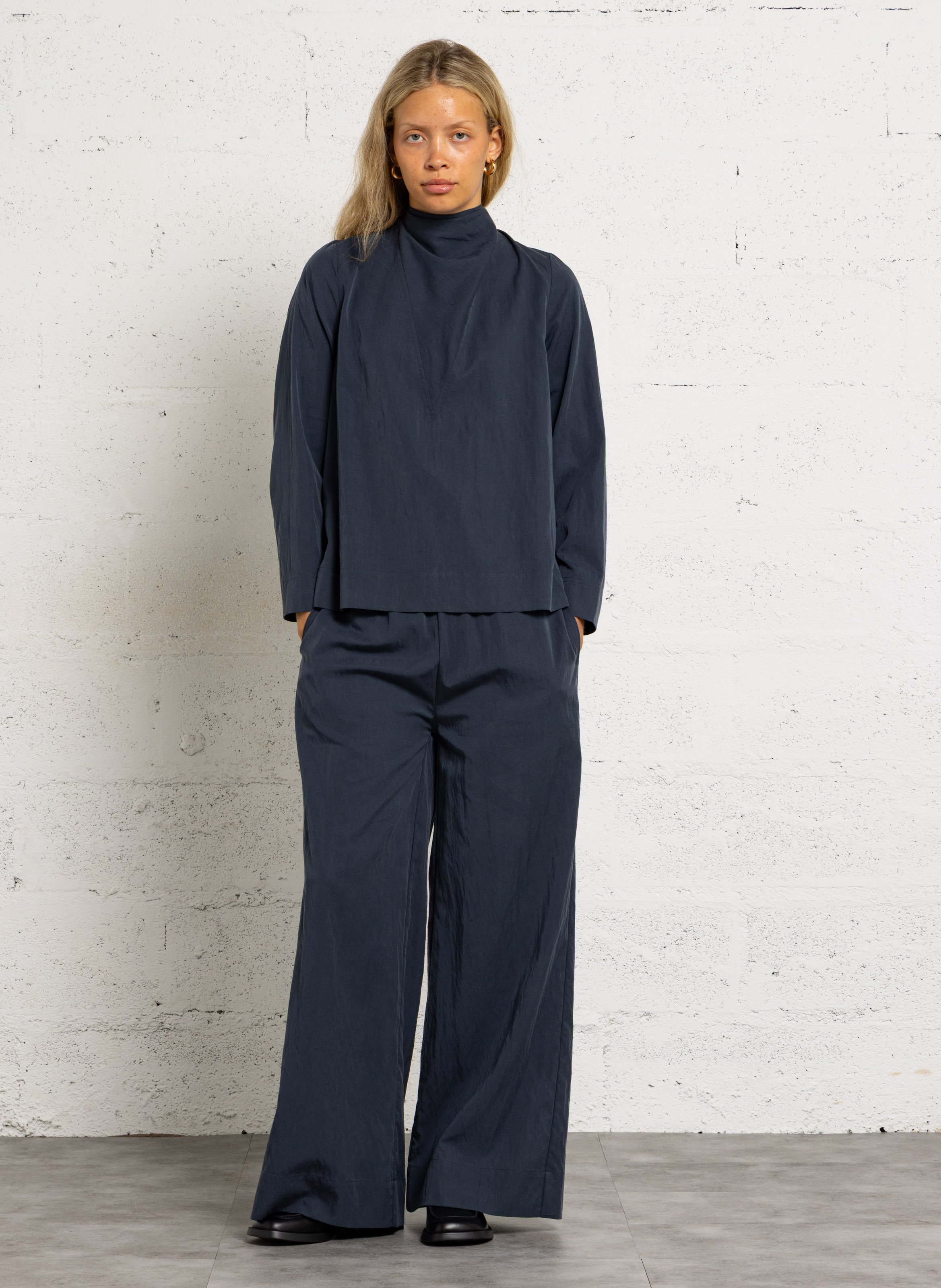 Blouse avec détails dos unie RUE DE TOKYO Bleu