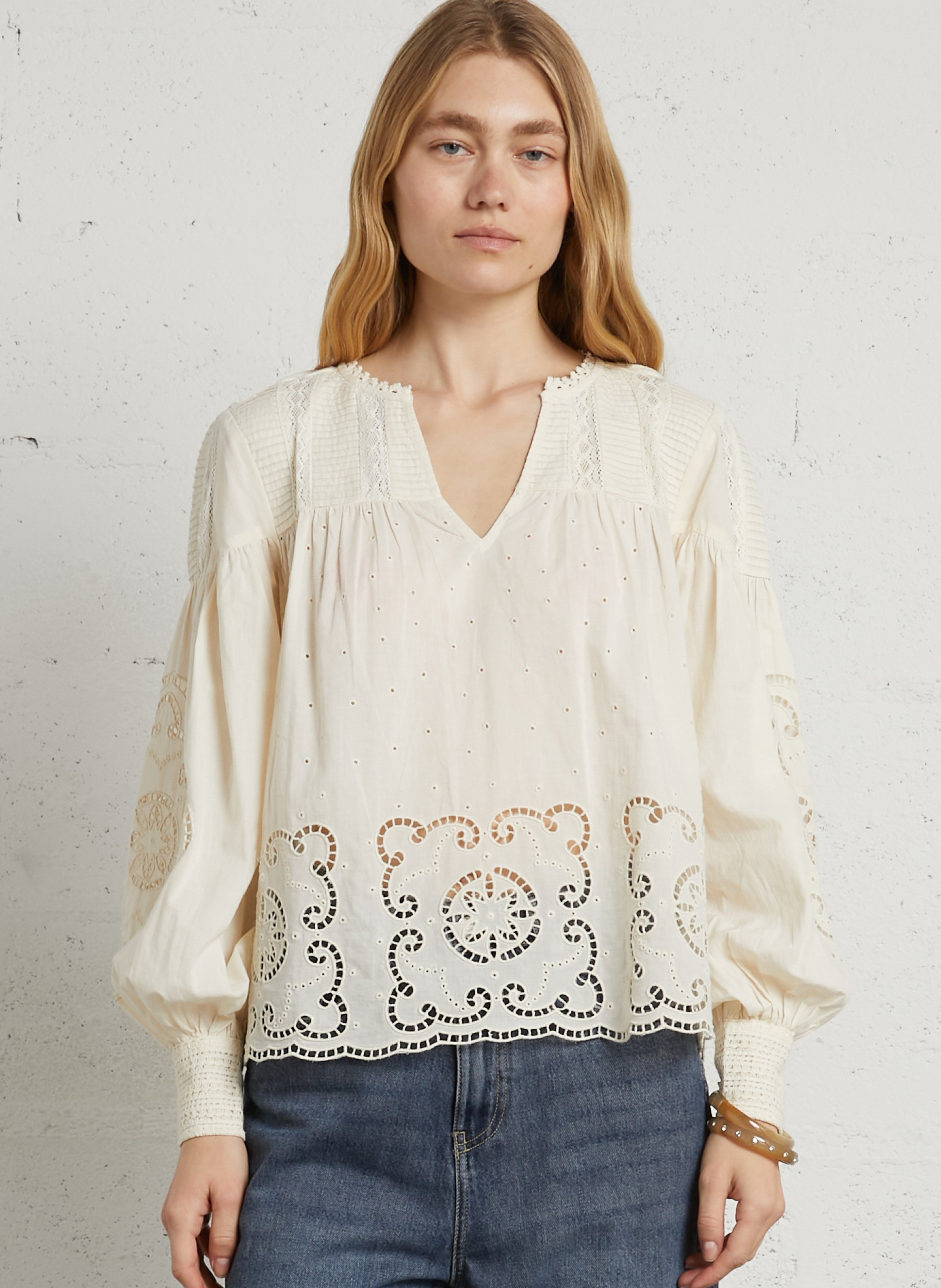Blouse met Tunesische kraag en borduursels MAISON 123 Beige