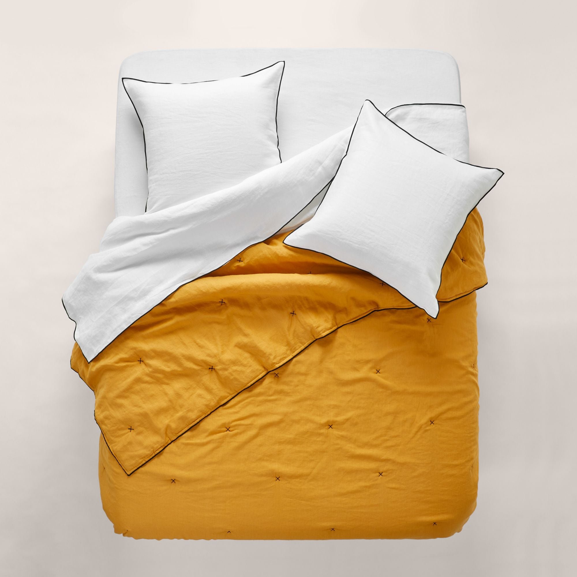 CARLINA - Quilted linen bedspread MADURA Yellow