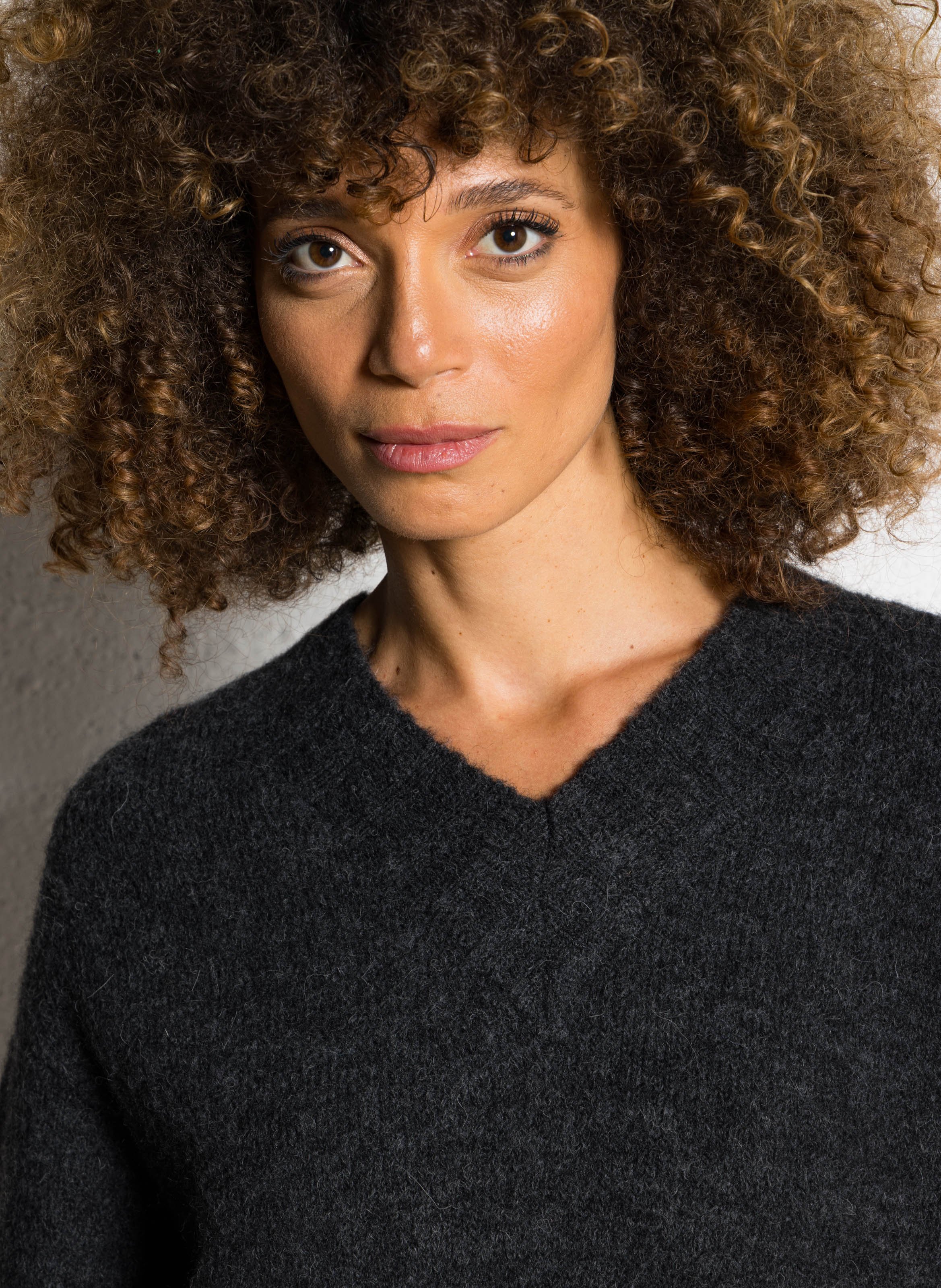 Pull droit col V  AMERICAN VINTAGE Gris