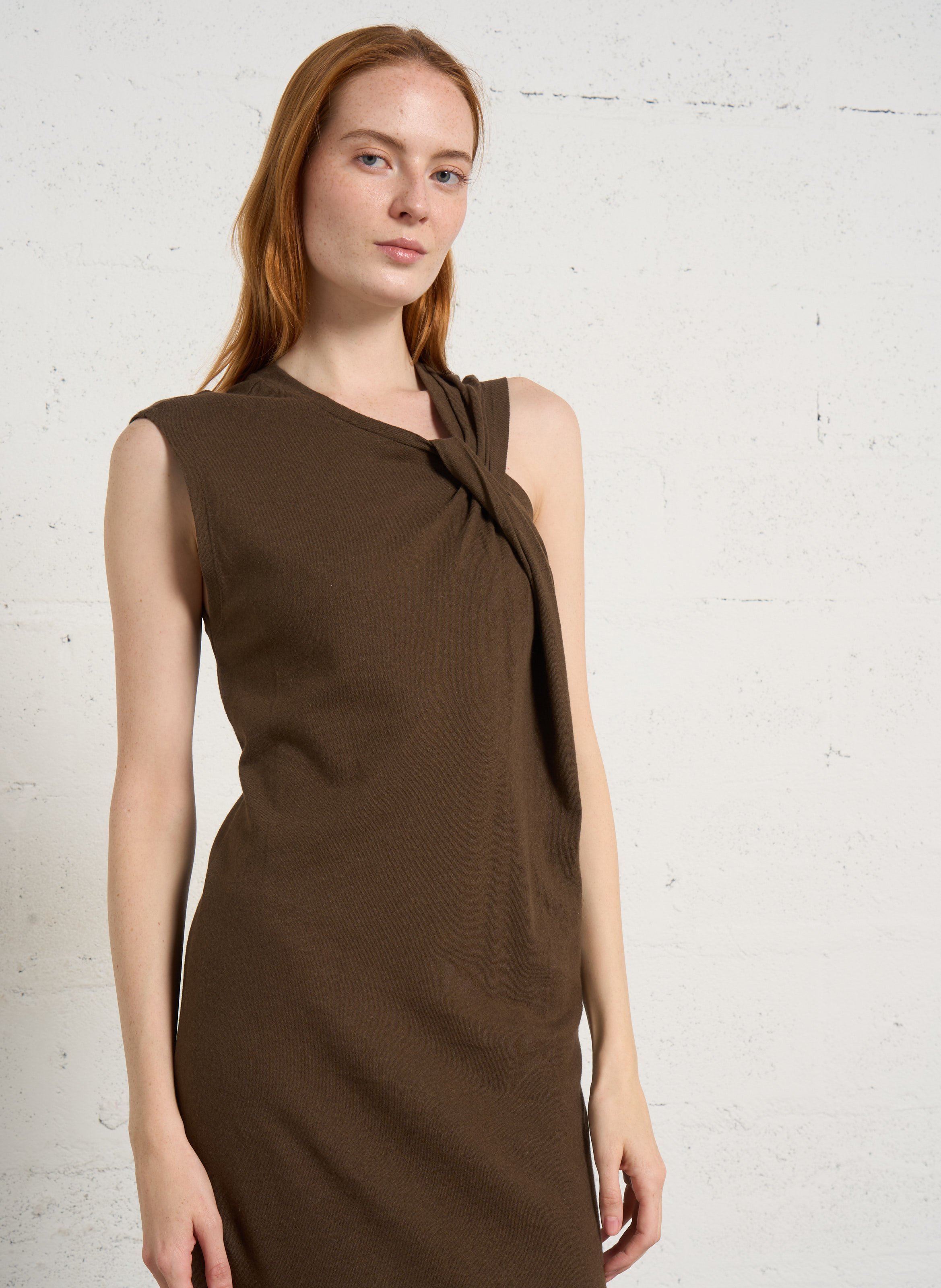 Long v-neck dress in blended cotton and linen MAJESTIC FILATURES Brown