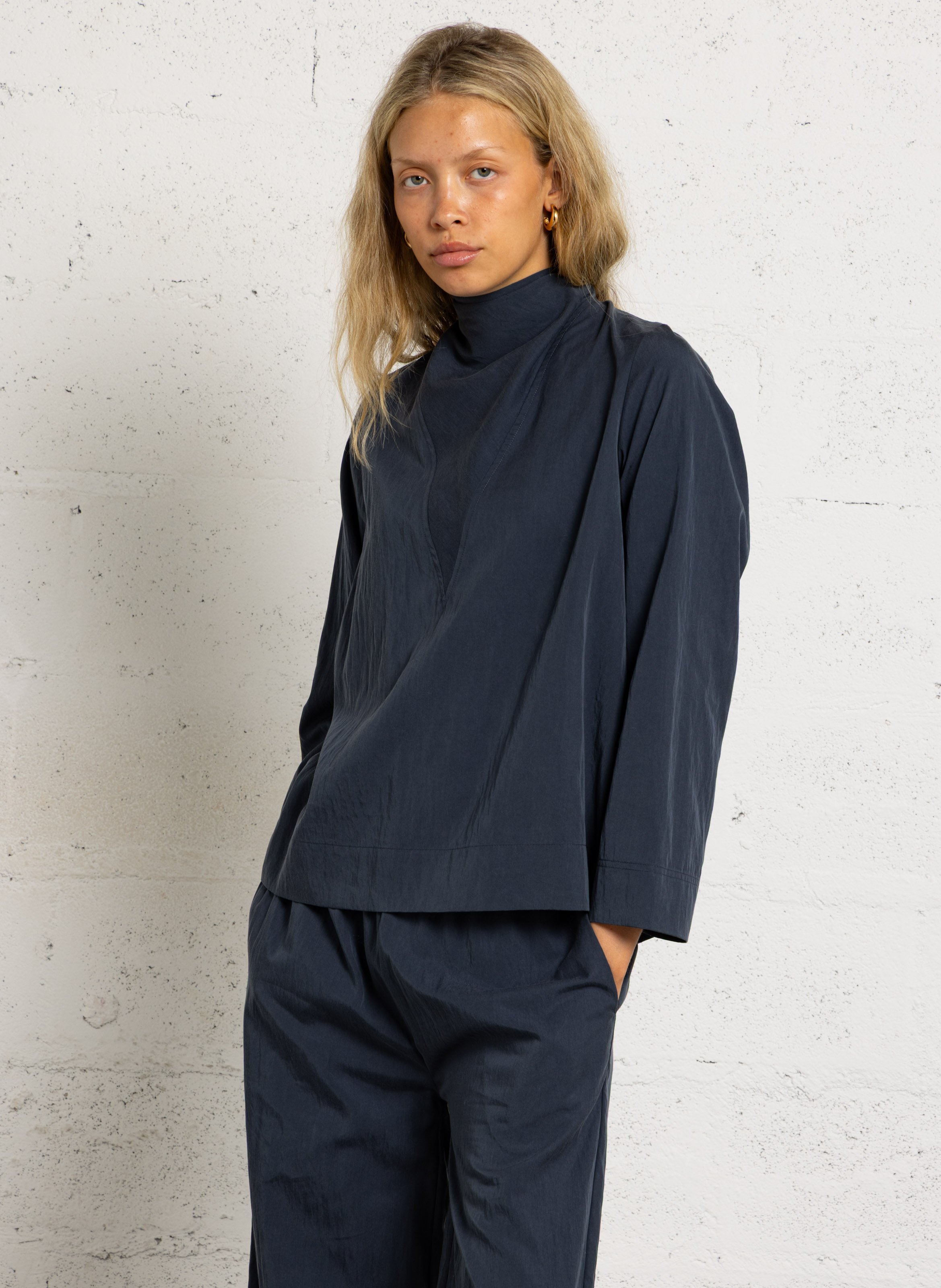 Blouse avec détails dos unie RUE DE TOKYO Bleu