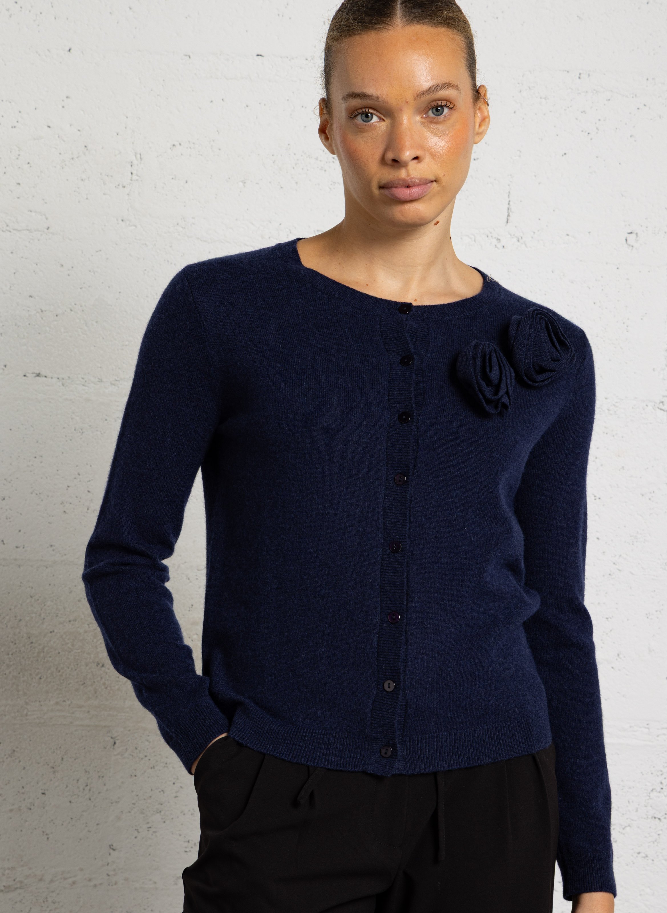 Gilet col rond avec fleurs NICE THINGS Bleu