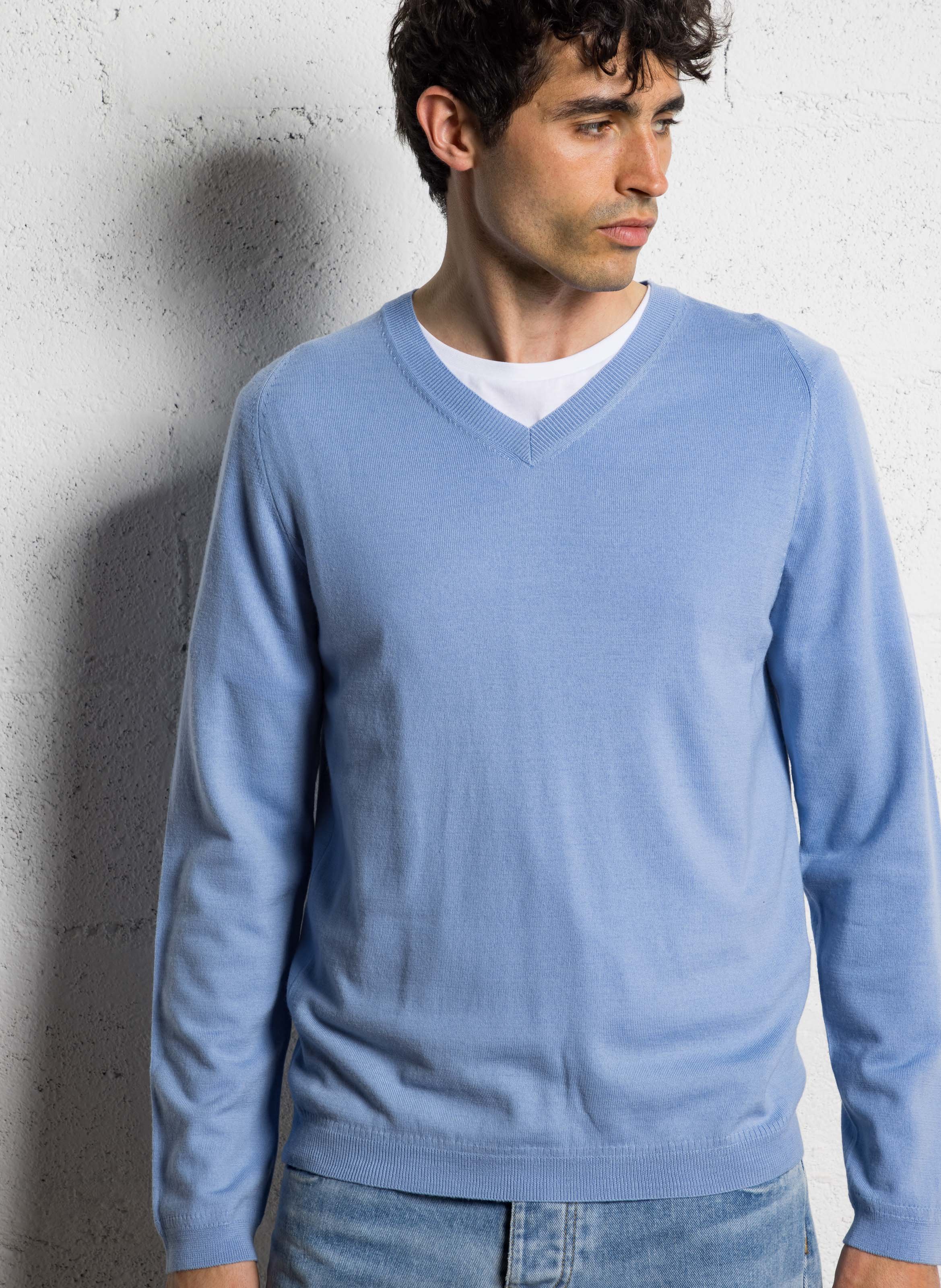 Pull col V regular fit en laine AU PRINTEMPS PARIS