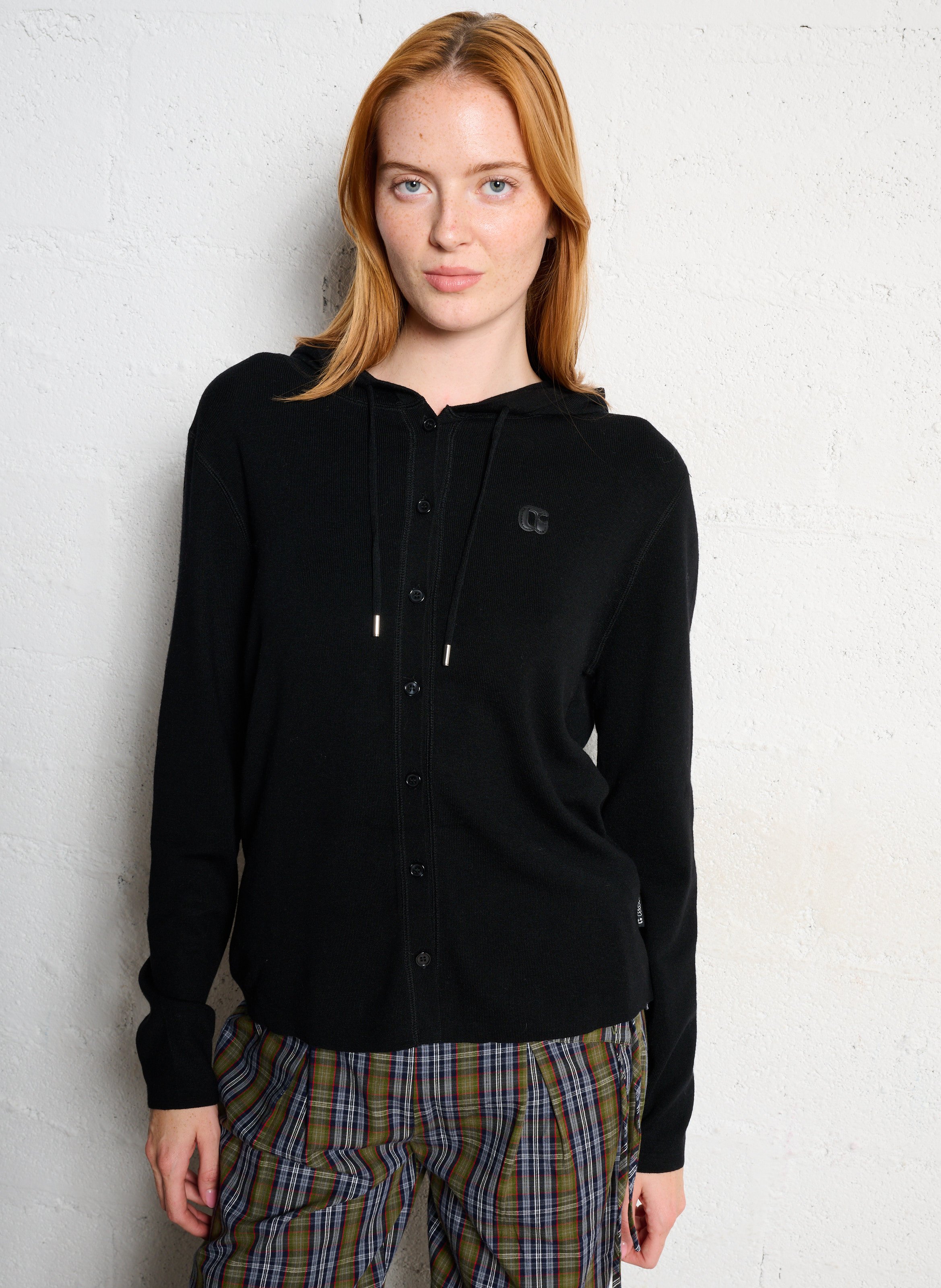 Gilet droit à capuche en maille LE TEMPS DES CERISES Noir