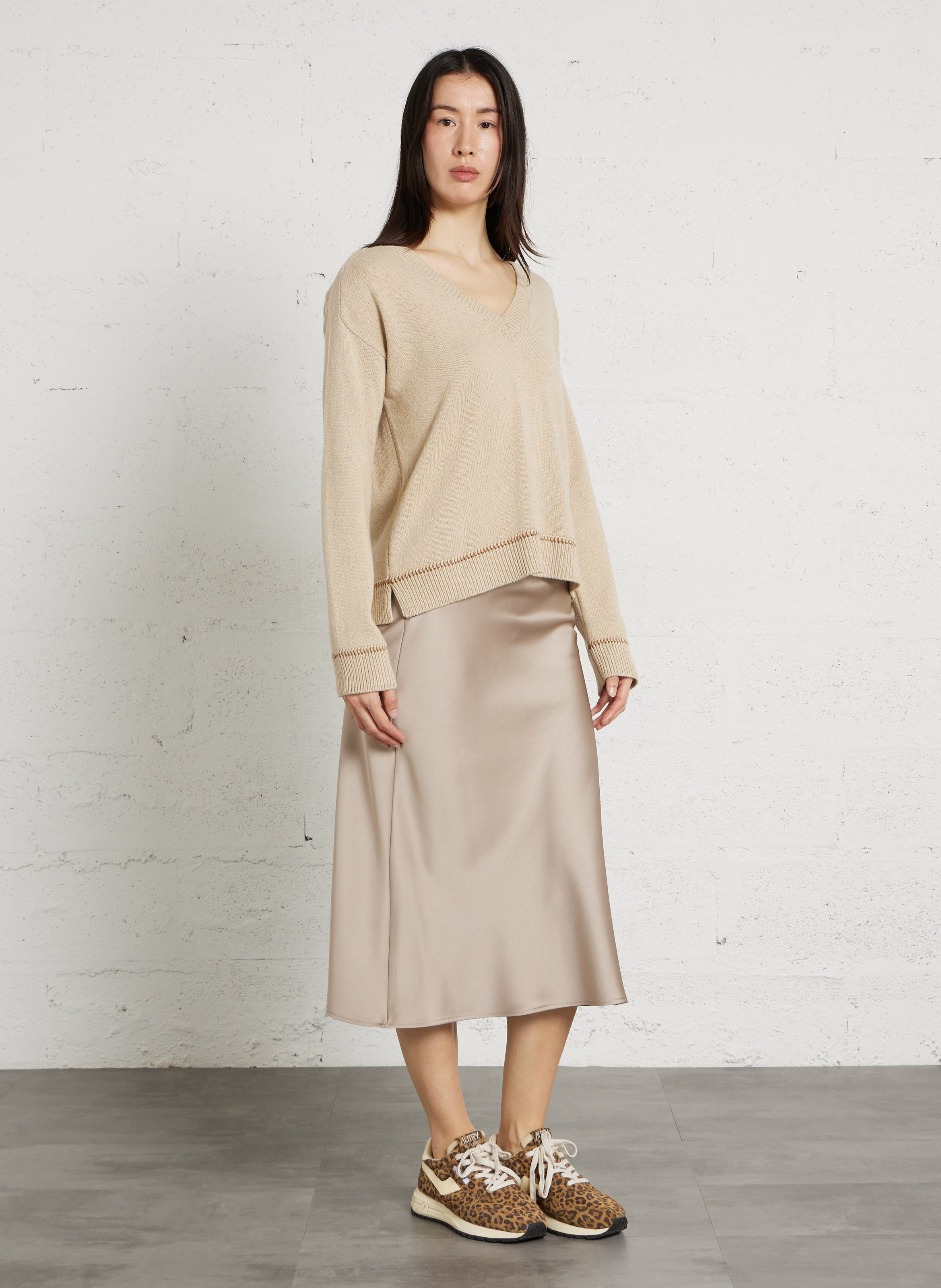 Pull ample col V en maille mélangée MAISON ANJE Beige