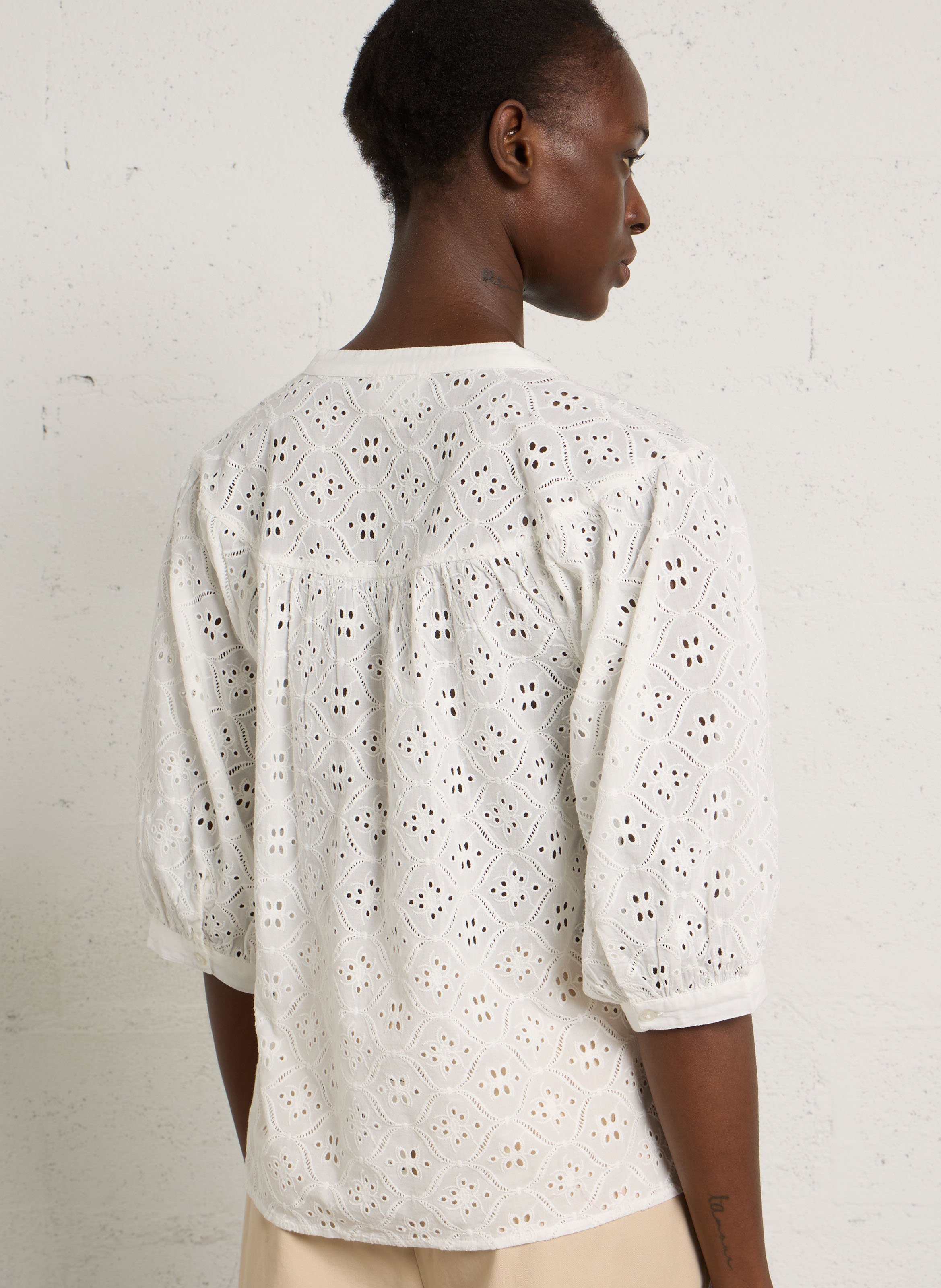Blouse met ronde hals en borduursel MAISON 123 Wit