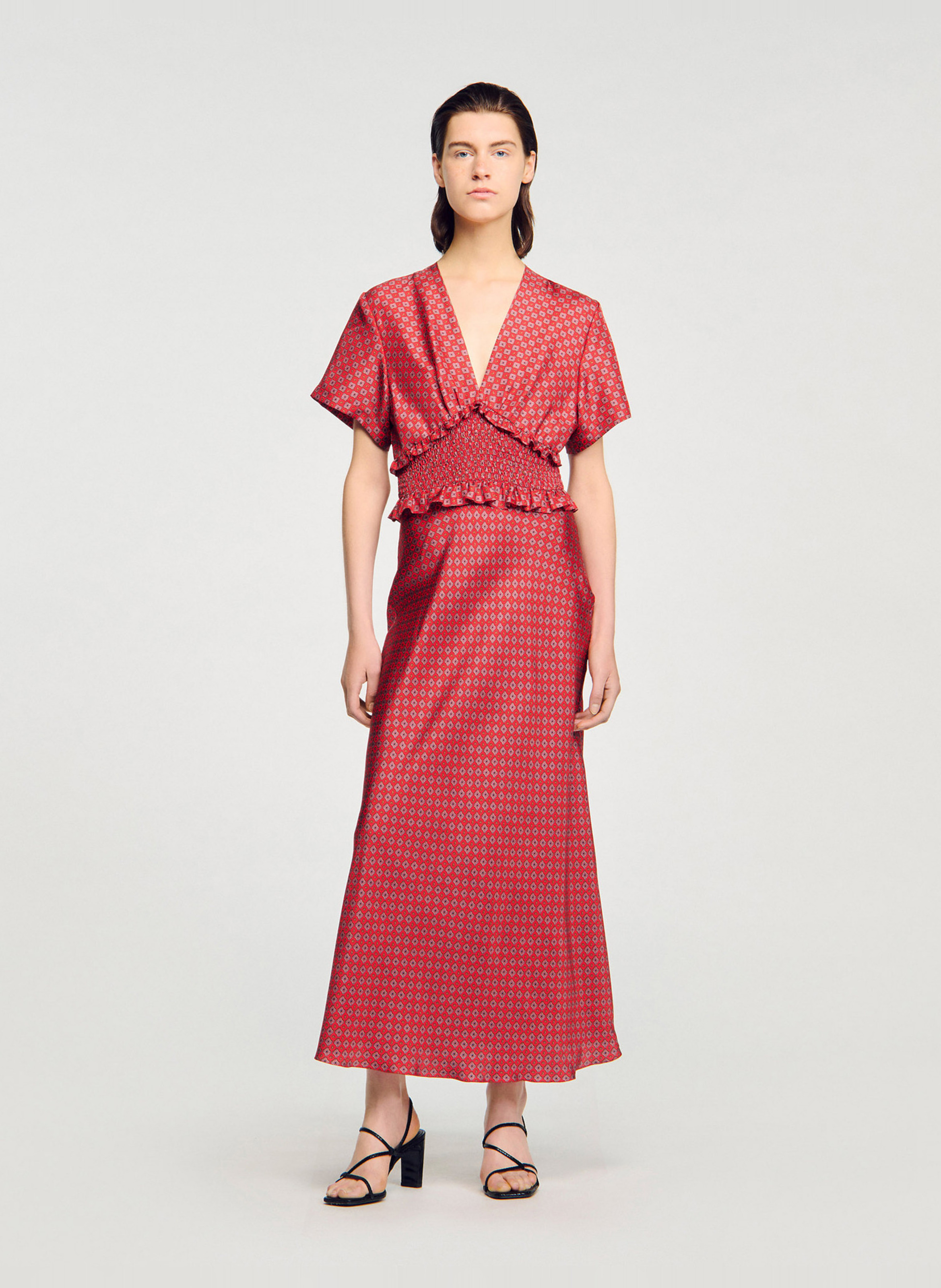 Robe longue col V cintrée à motifs SANDRO Rouge