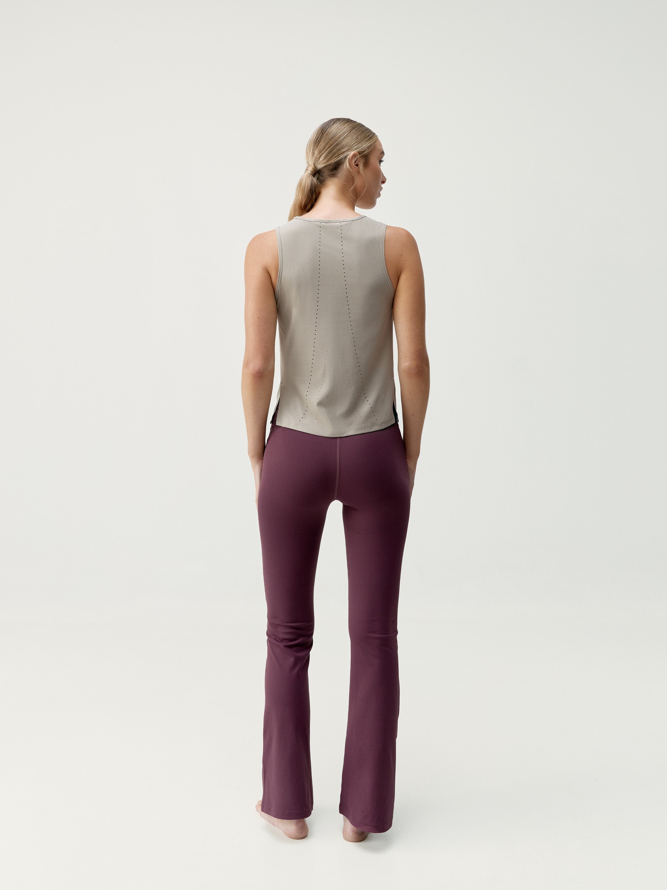 Sleeveless performance sports t-shirt BORN LIVING YOGA Beige