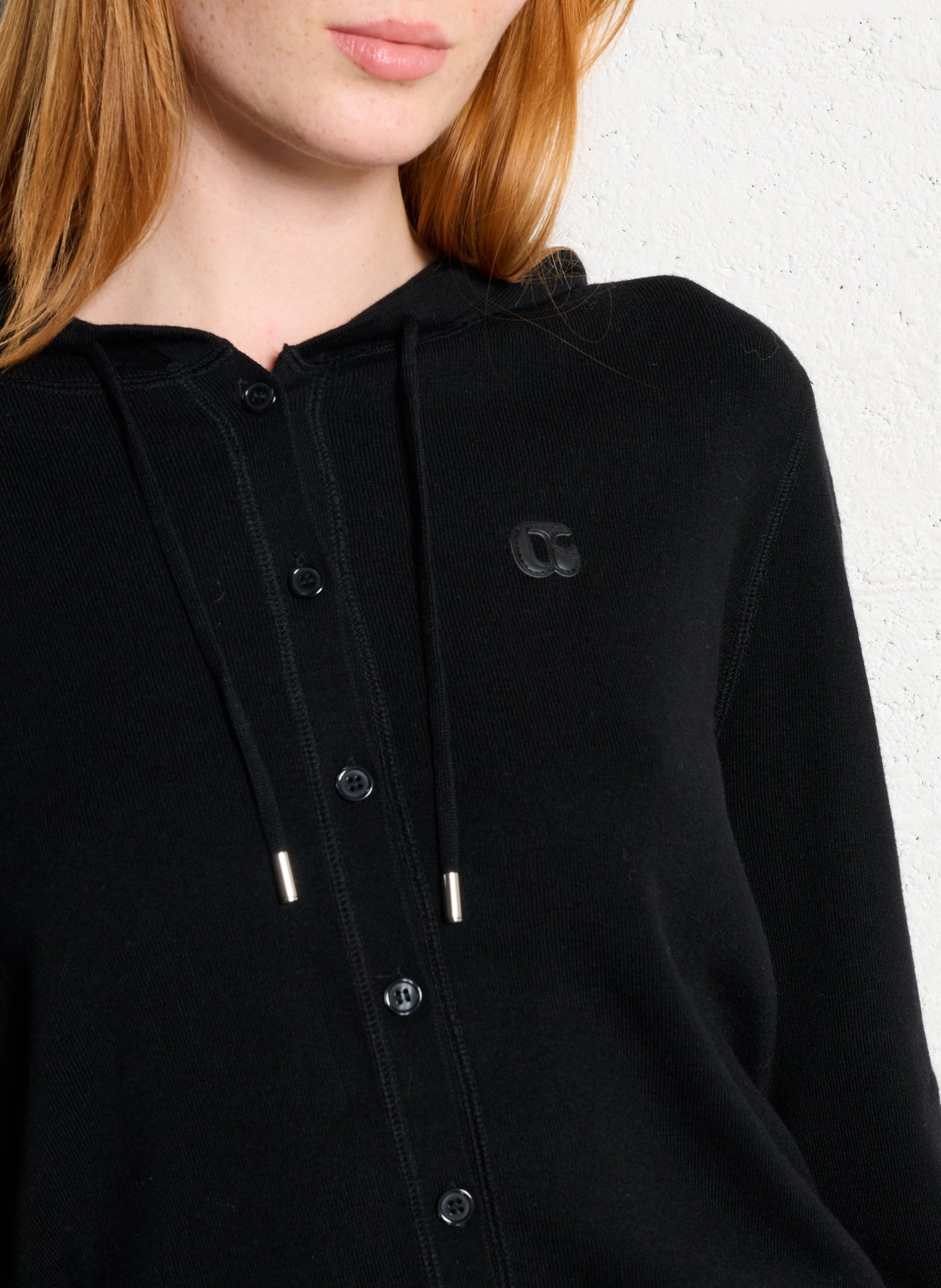 Gilet droit à capuche en maille LE TEMPS DES CERISES Noir