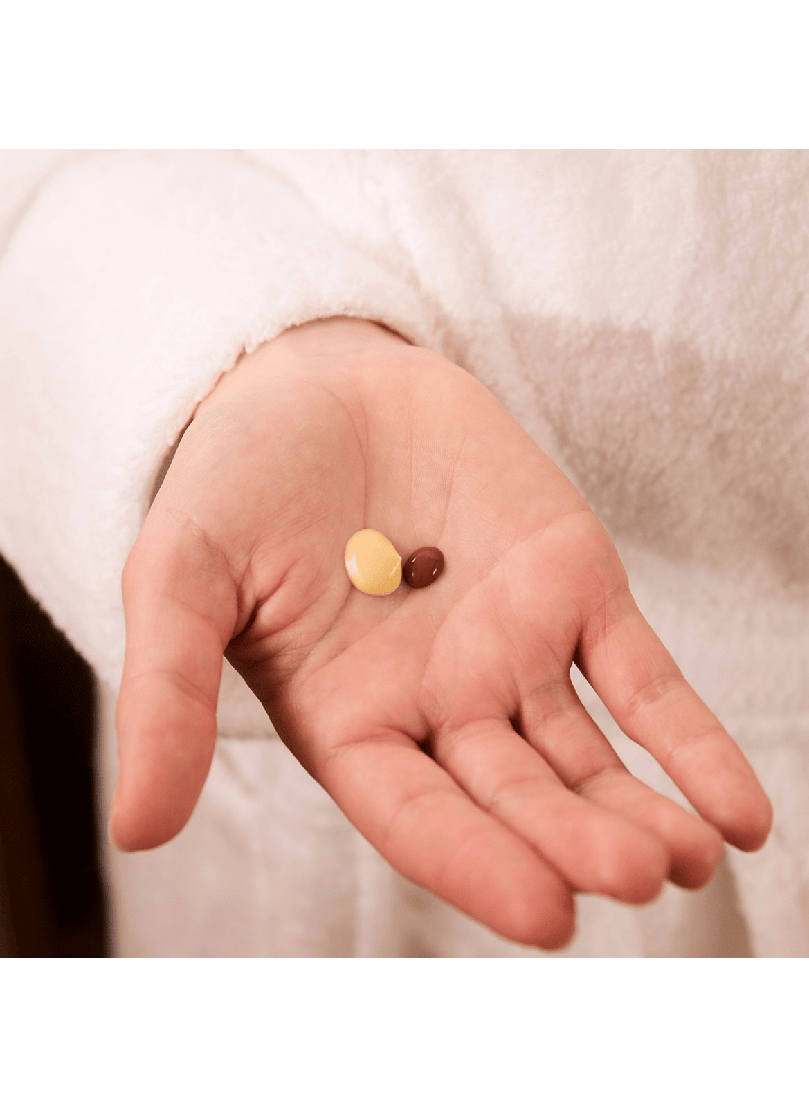 Day Cream with Apricot 30 ml + Tinted Emulsion 2.5 ml DR. HAUSCHKA No color