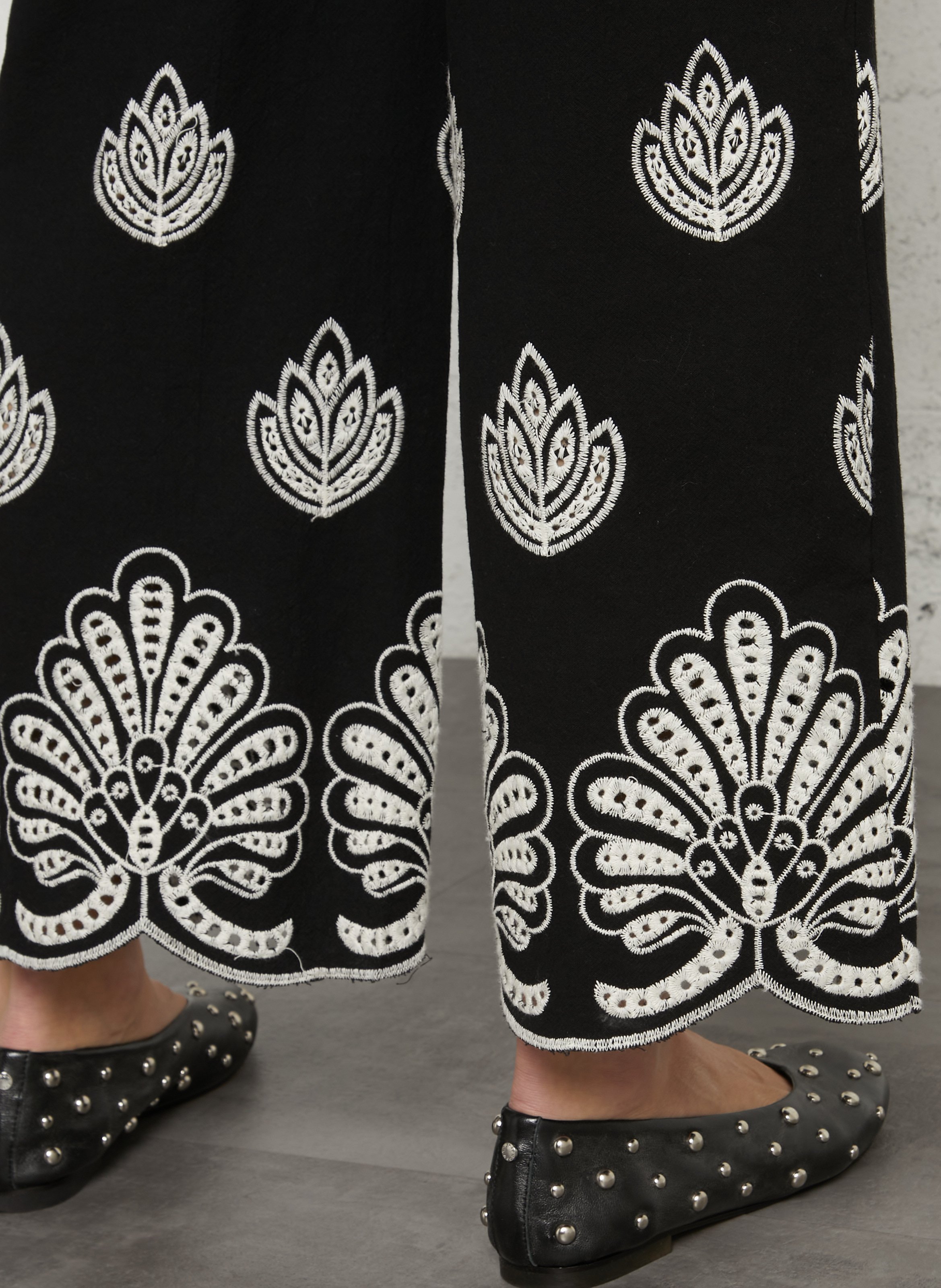 Wide leg 7/8th embroidered pants. THE KORNER Black