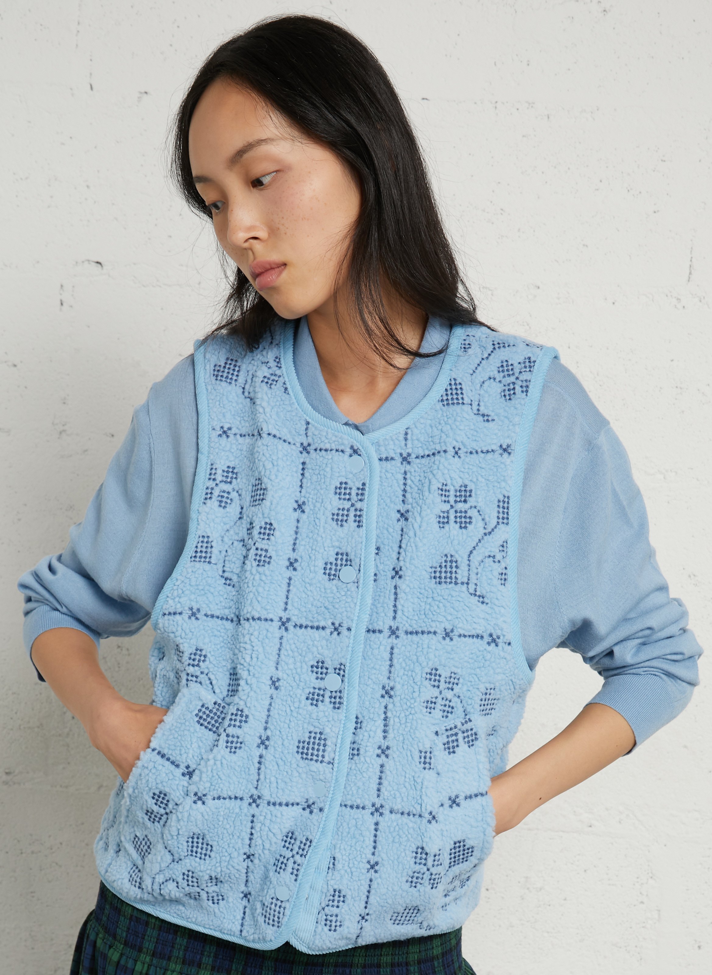 Sleeveless straight round neck printed jacket THE TINY BIG SISTER Blue