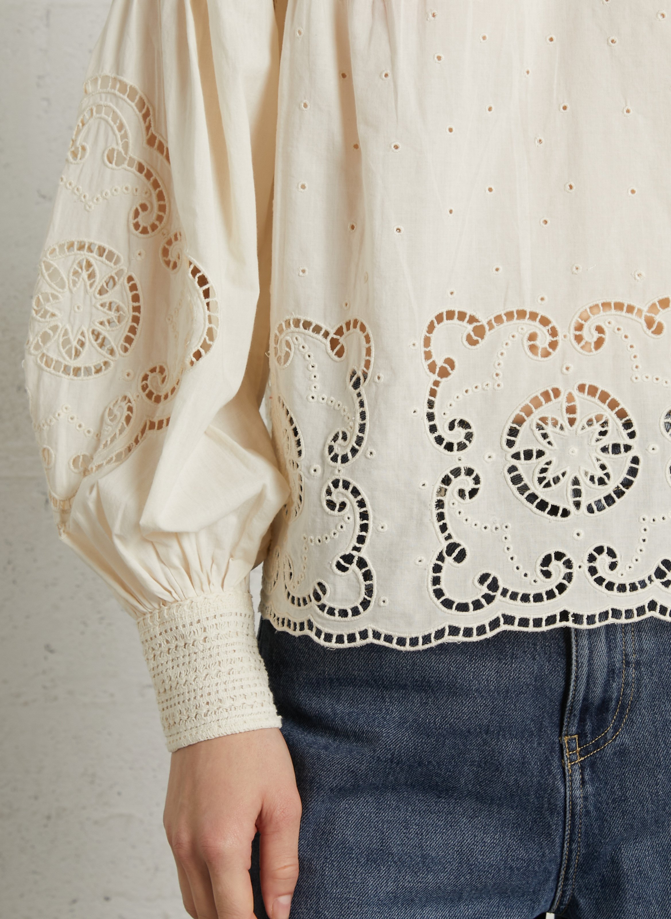 Blouse met Tunesische kraag en borduursels MAISON 123 Beige