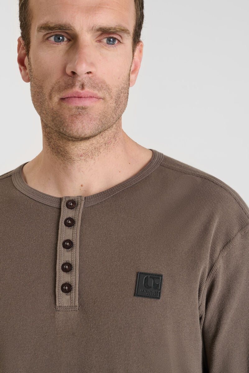 Tommy Badge T-shirt LE TEMPS DES CERISES Brown