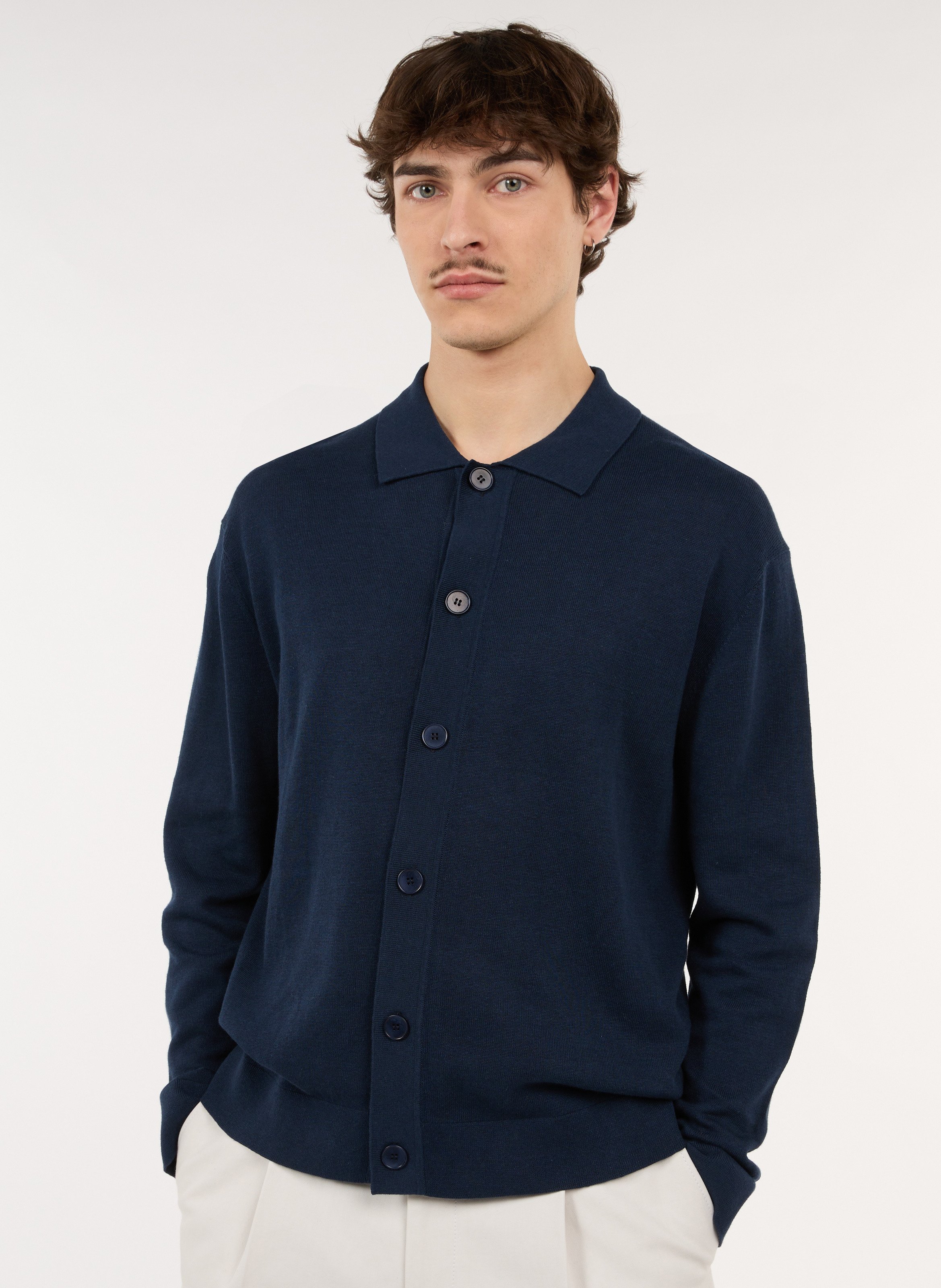 Gerade geschnittener Cardigan mit klassischem Kragen aus Baumwoll-Leinen-Mischgewebe SAISON 1865